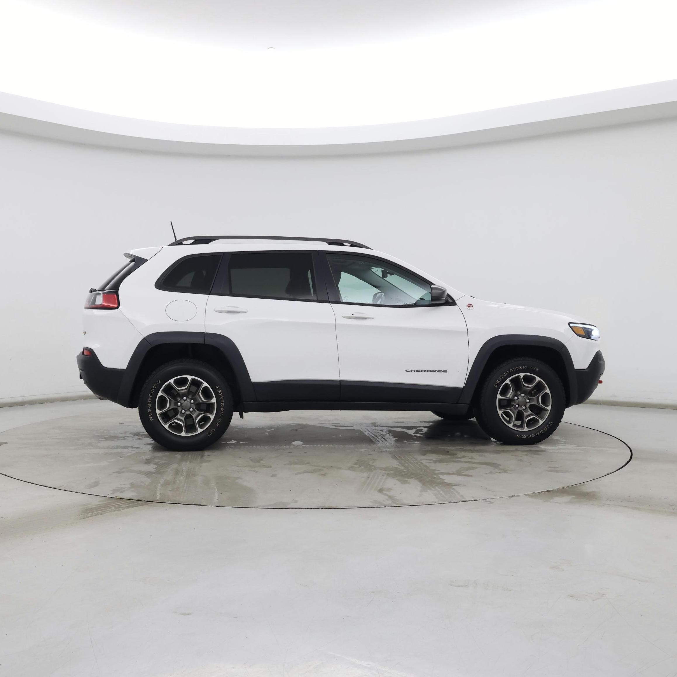 Thumbnail: 2020 Jeep Cherokee - 7