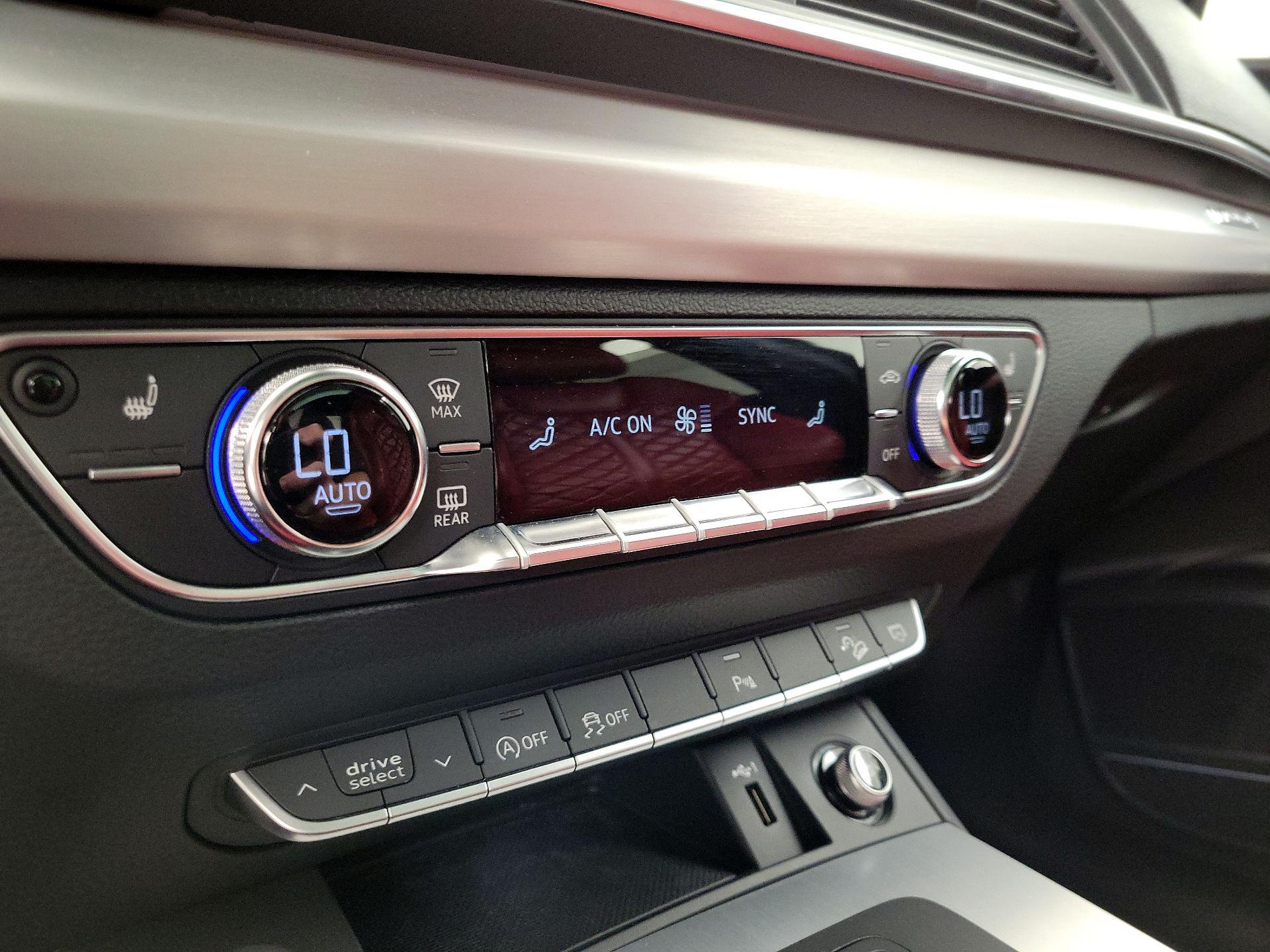 Thumbnail: 2020 Audi SQ5 - 17