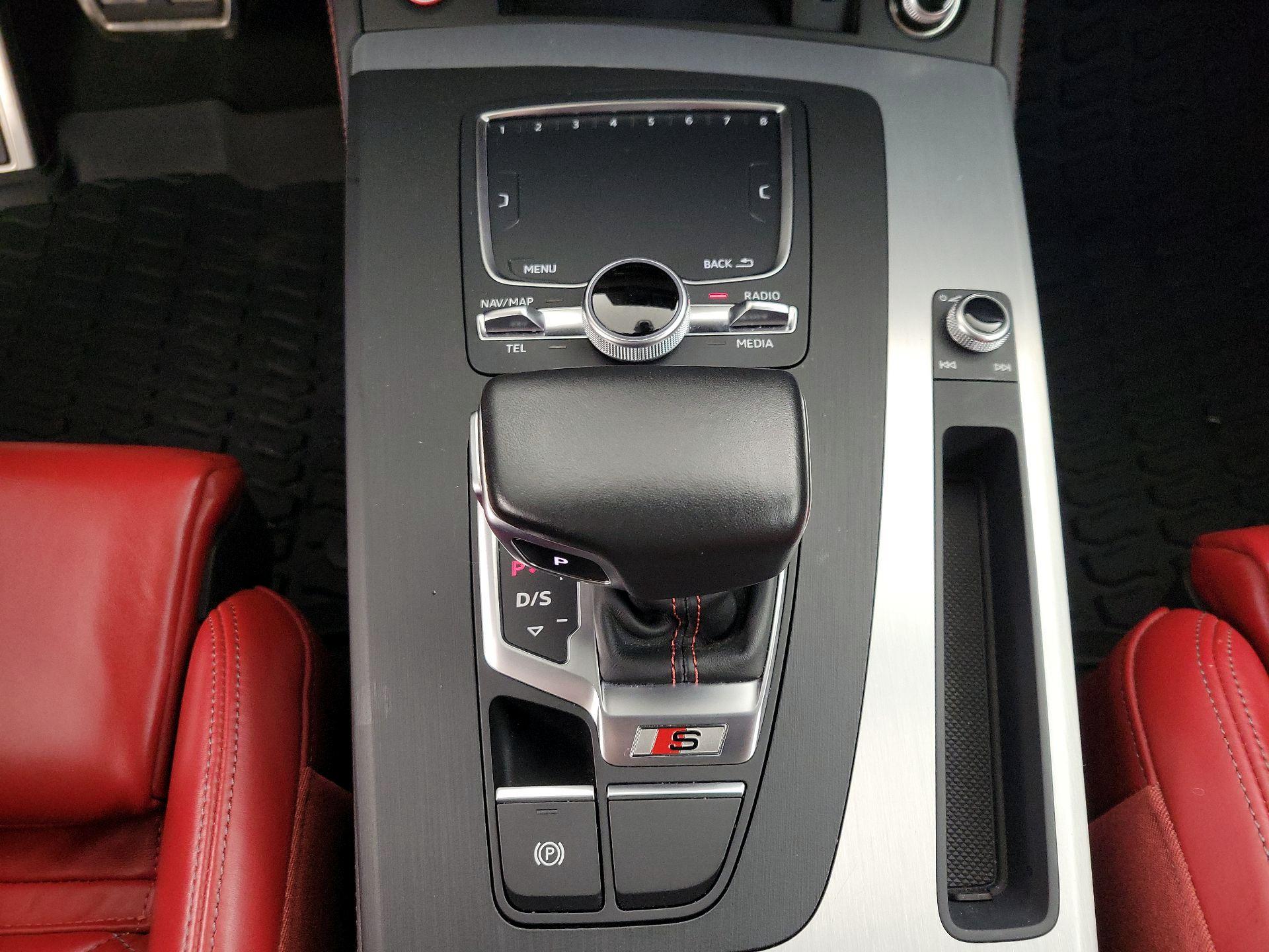 Thumbnail: 2020 Audi SQ5 - 18