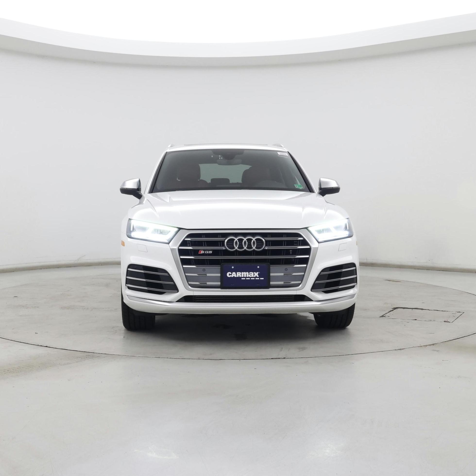 Thumbnail: 2020 Audi SQ5 - 5