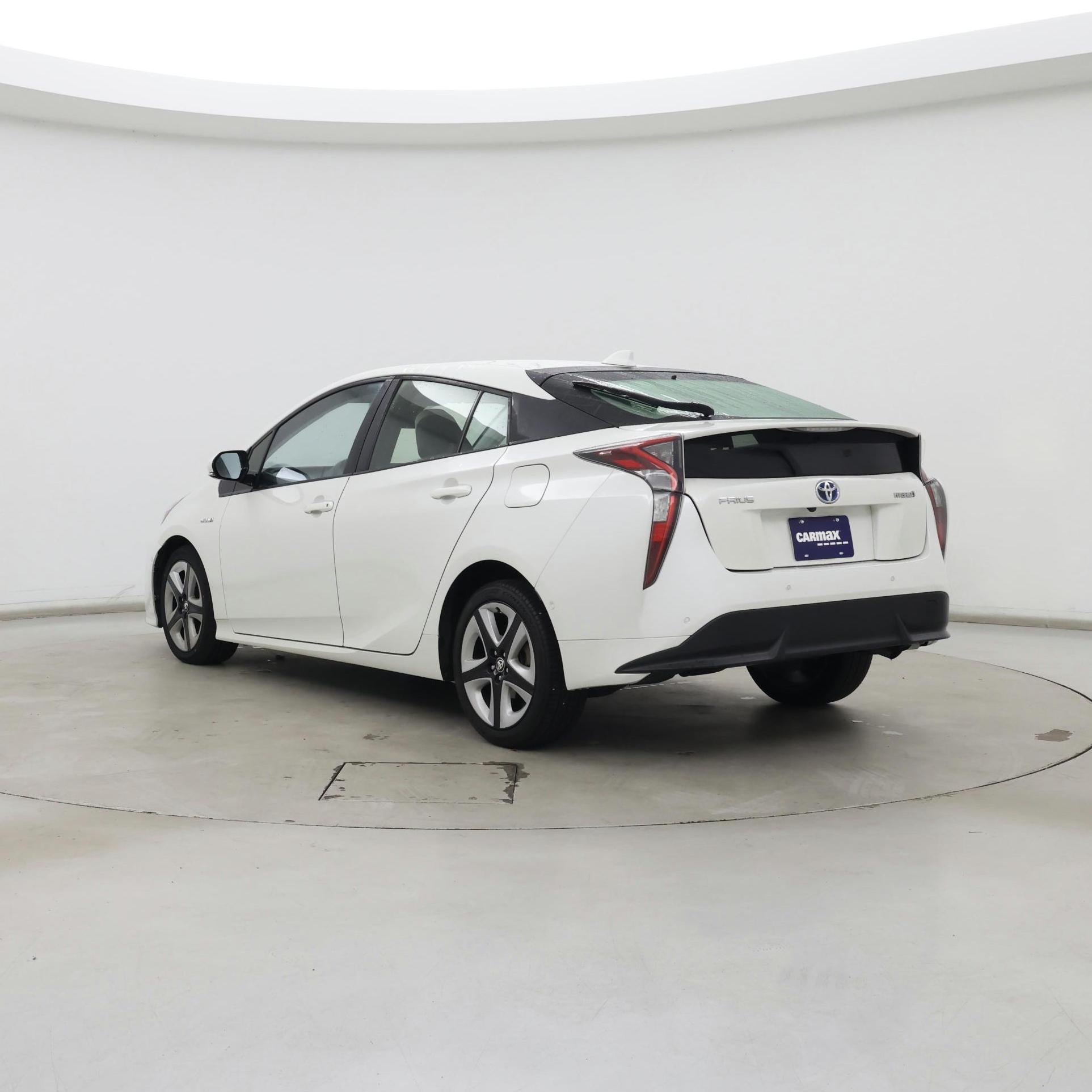 Thumbnail: 2016 Toyota Prius - 2