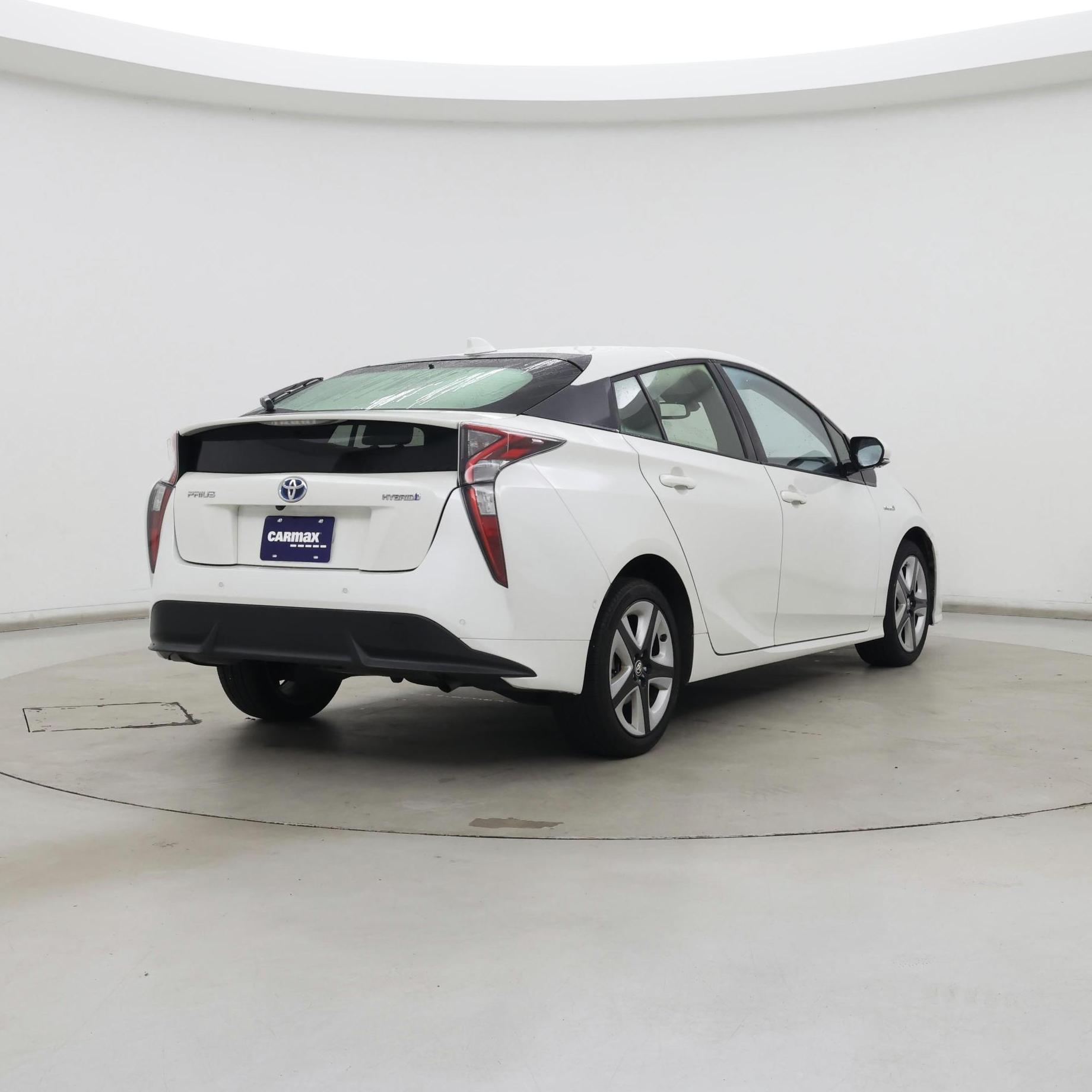Thumbnail: 2016 Toyota Prius - 8