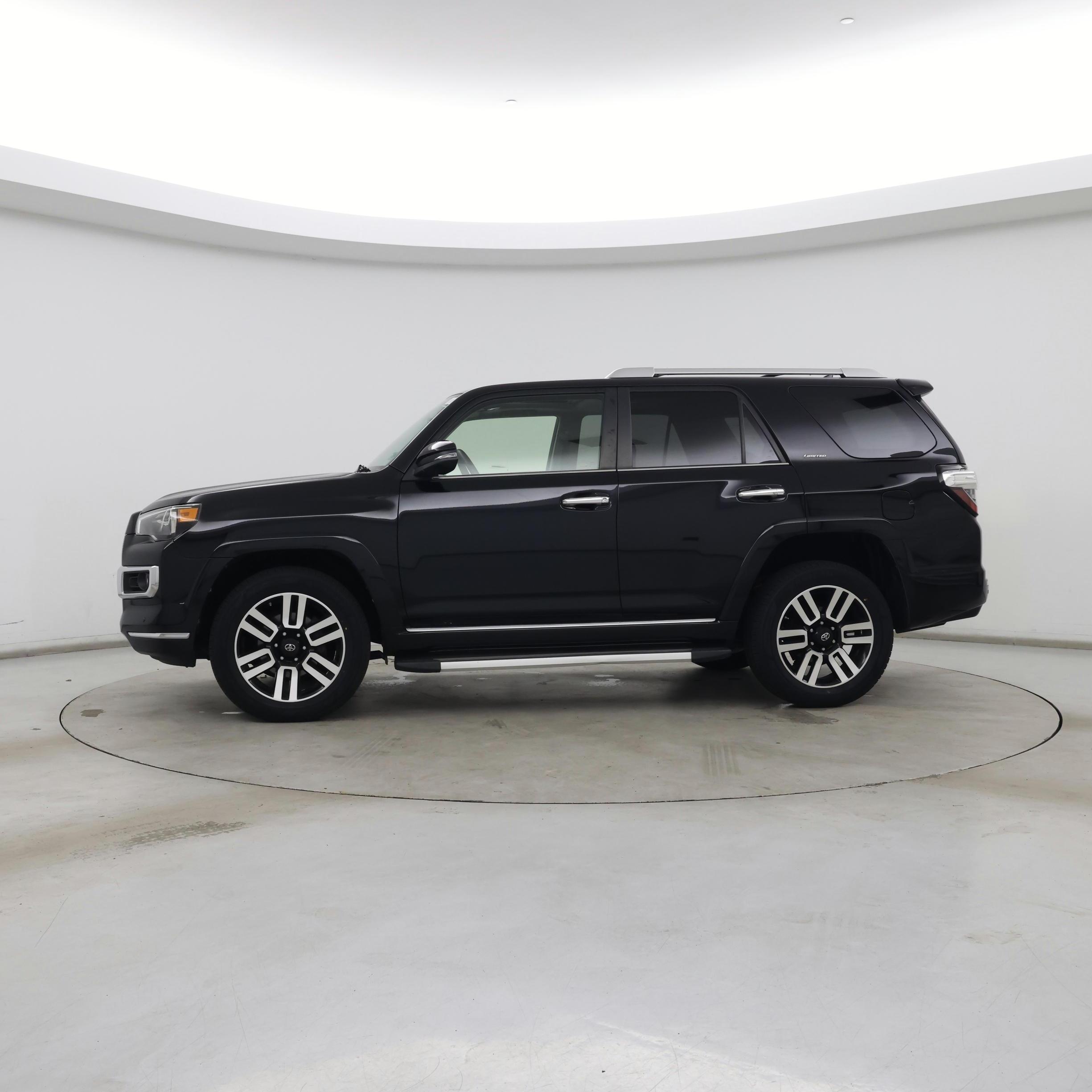 Thumbnail: 2015 Toyota 4Runner - 3