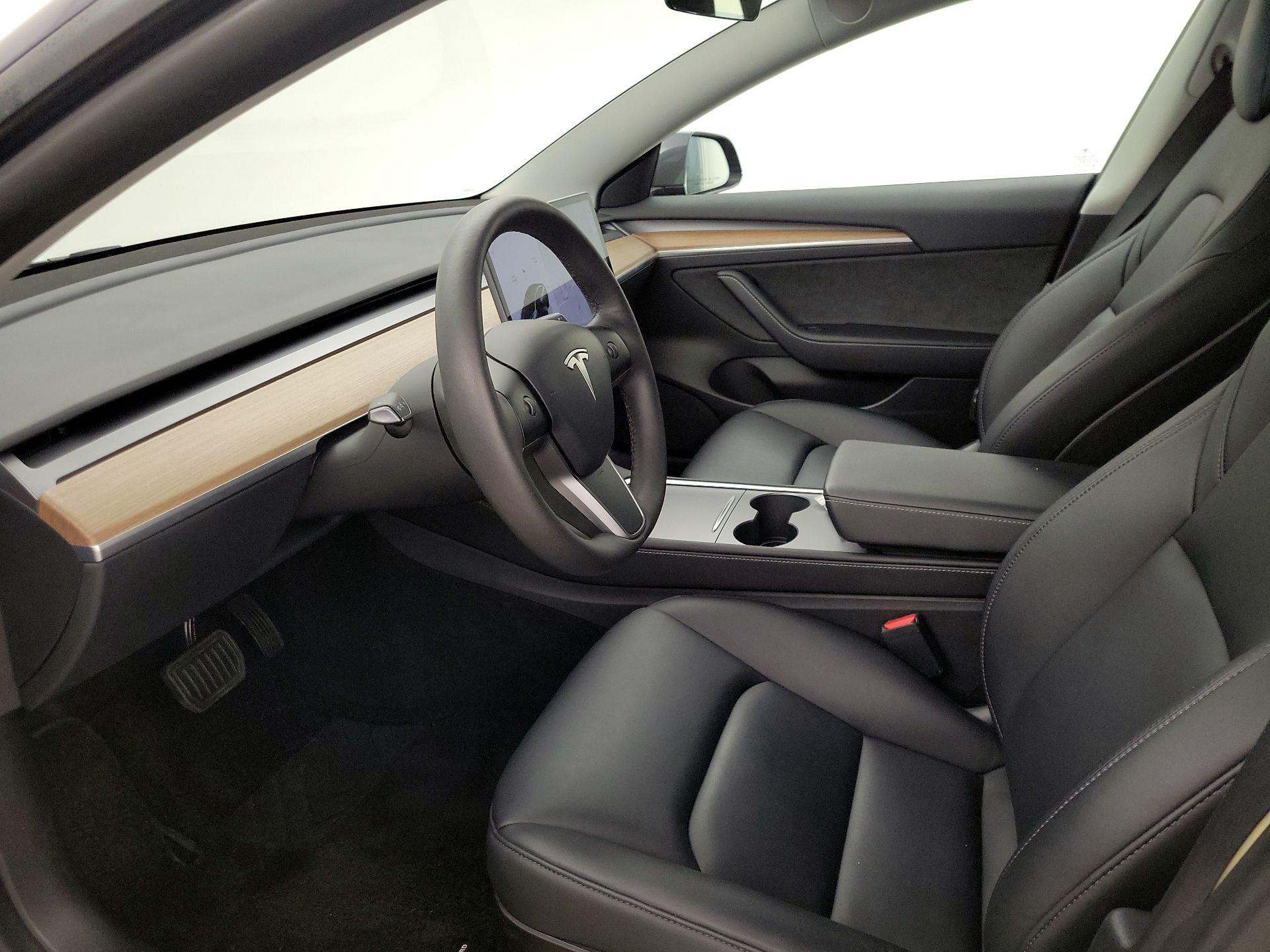 Thumbnail: 2022 Tesla Model 3 - 11