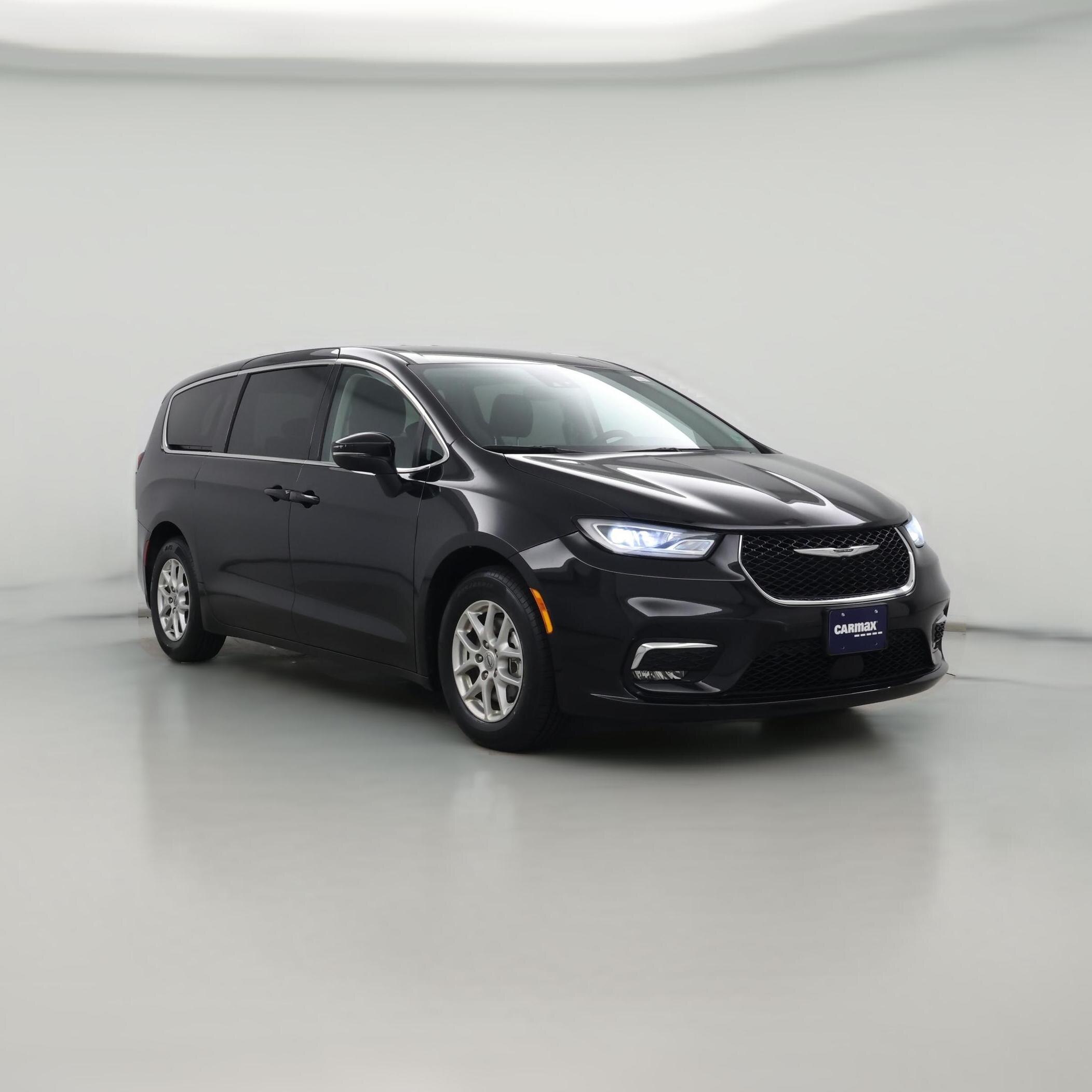 Thumbnail: 2023 Chrysler Pacifica - 1