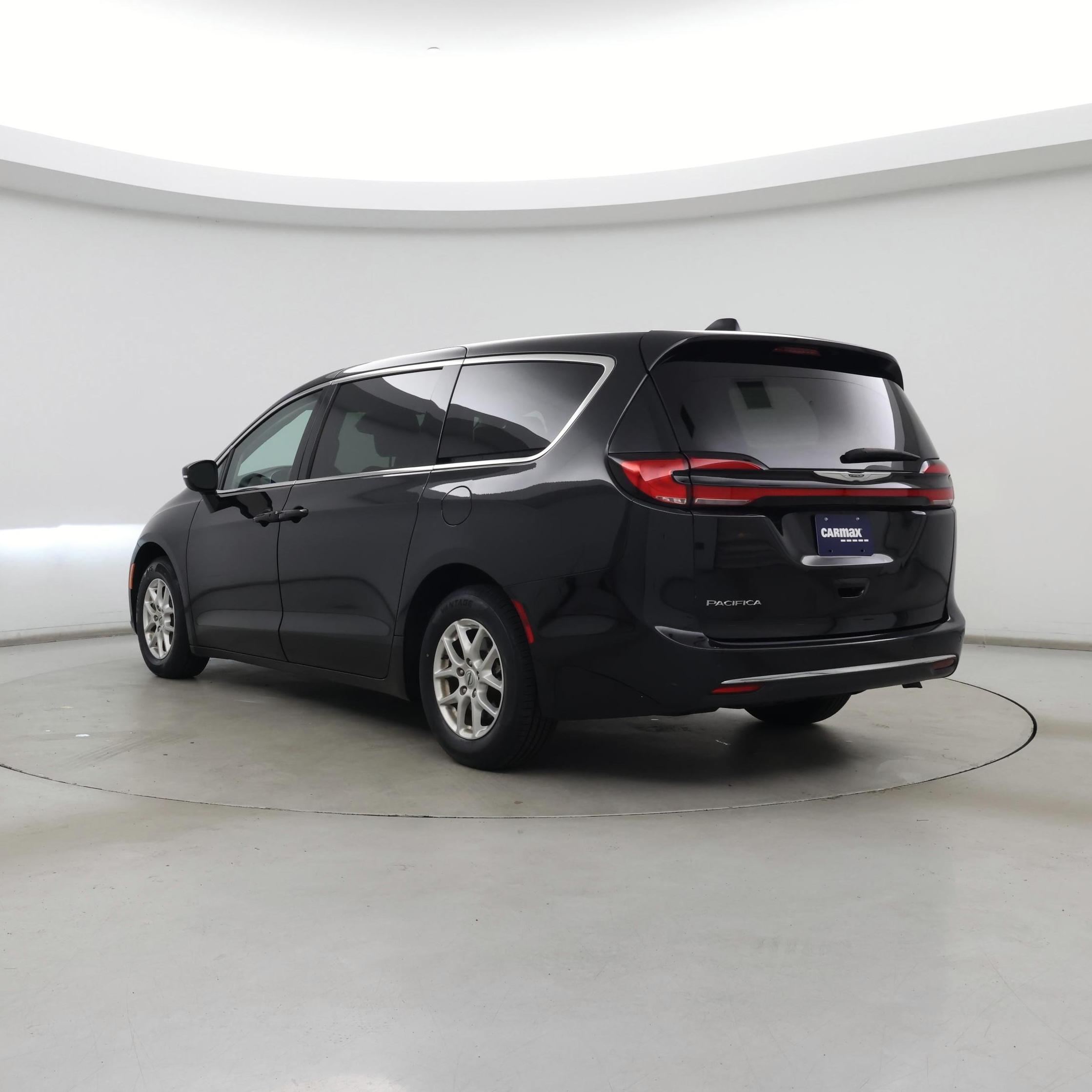 Thumbnail: 2023 Chrysler Pacifica - 2