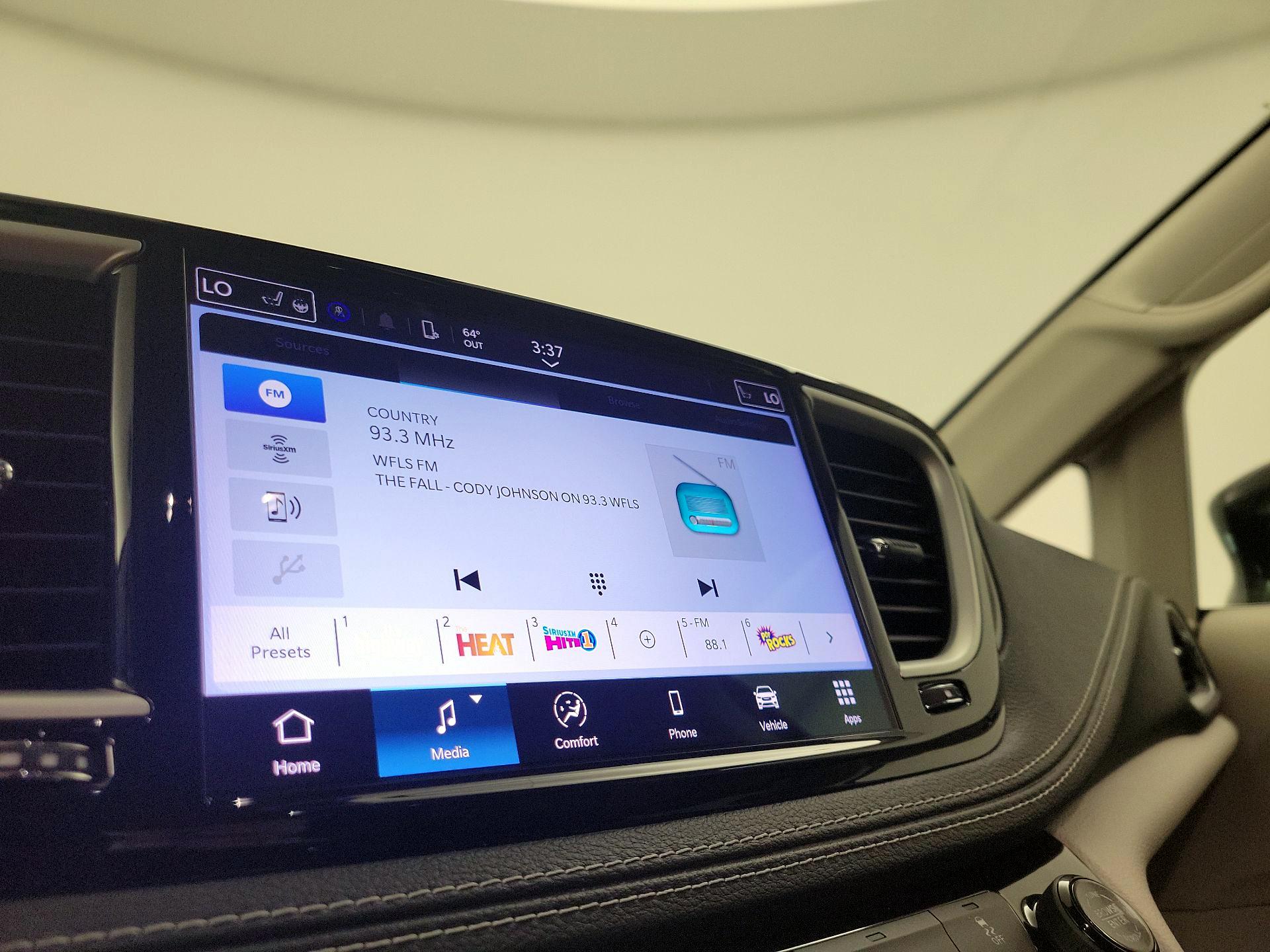 Thumbnail: 2022 Chrysler Pacifica - 15