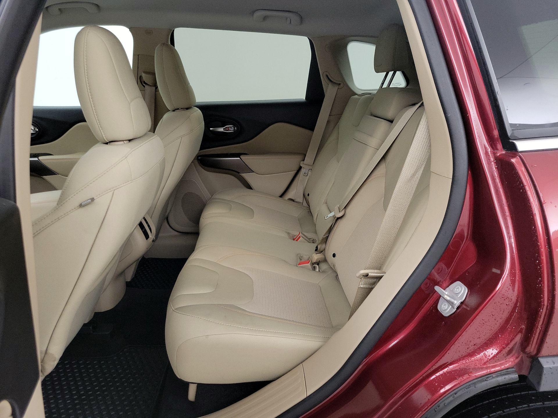 Thumbnail: 2019 Jeep Cherokee - 19