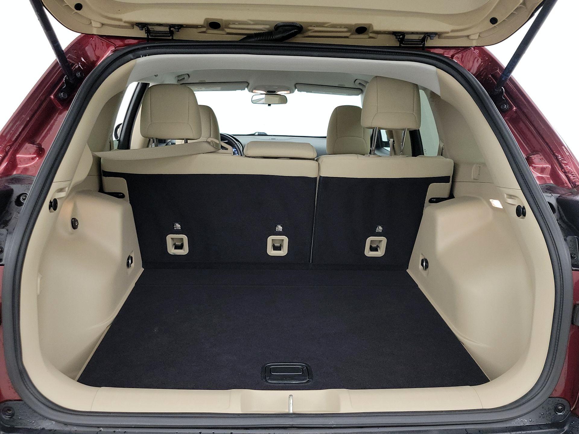 Thumbnail: 2019 Jeep Cherokee - 20