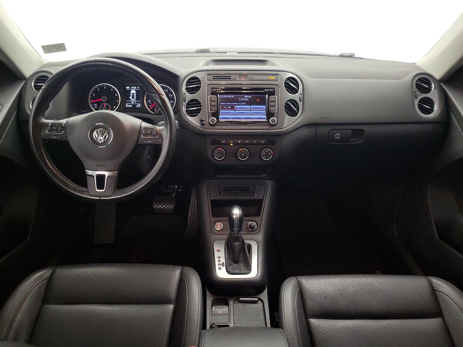 Thumbnail: 2014 Volkswagen Tiguan - 9