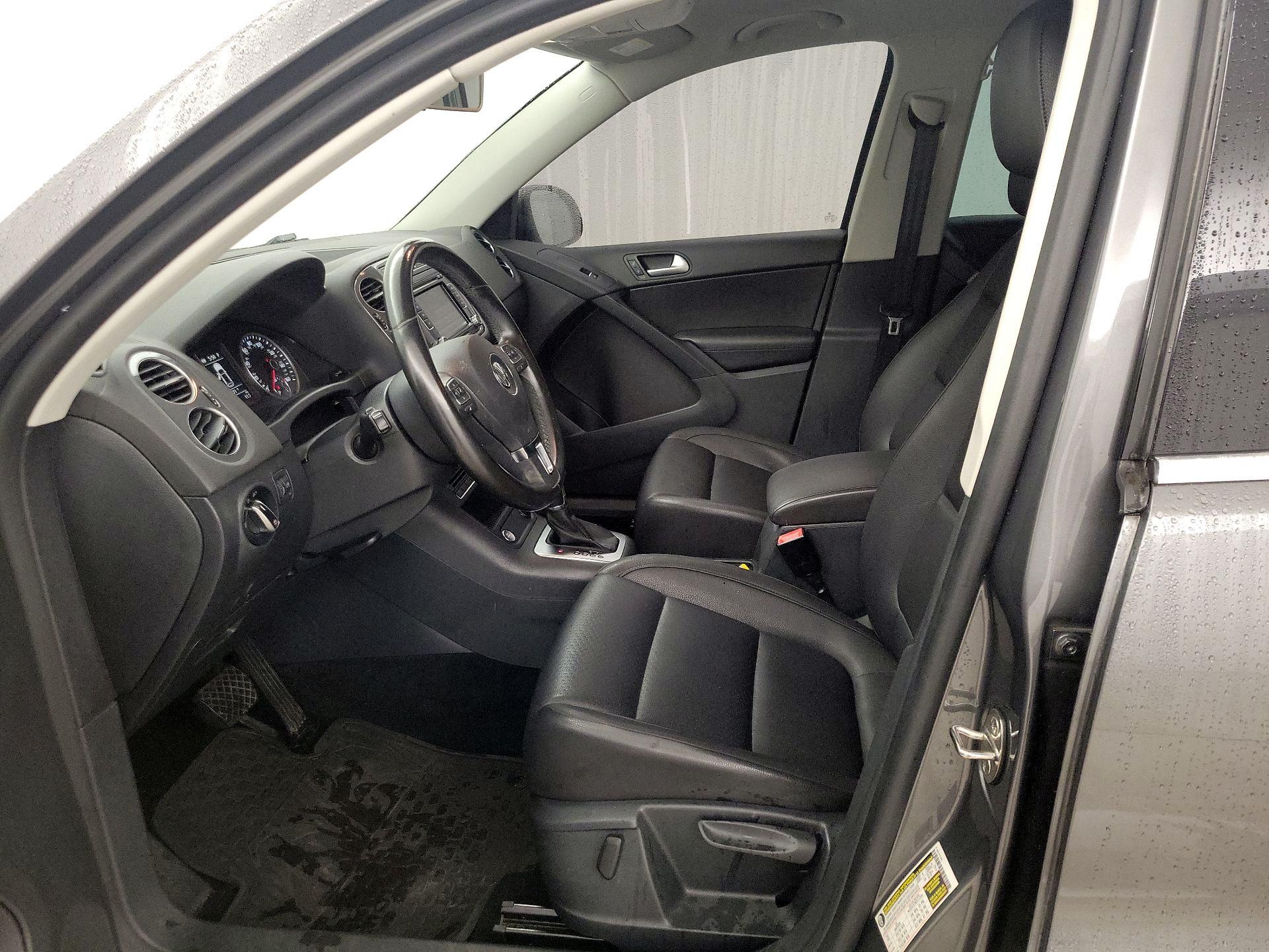 Thumbnail: 2014 Volkswagen Tiguan - 11