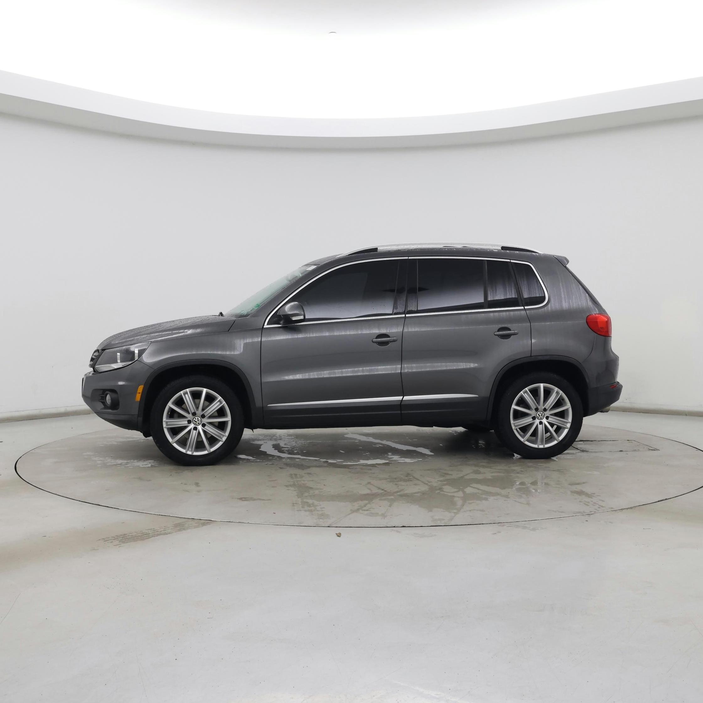 Thumbnail: 2014 Volkswagen Tiguan - 3