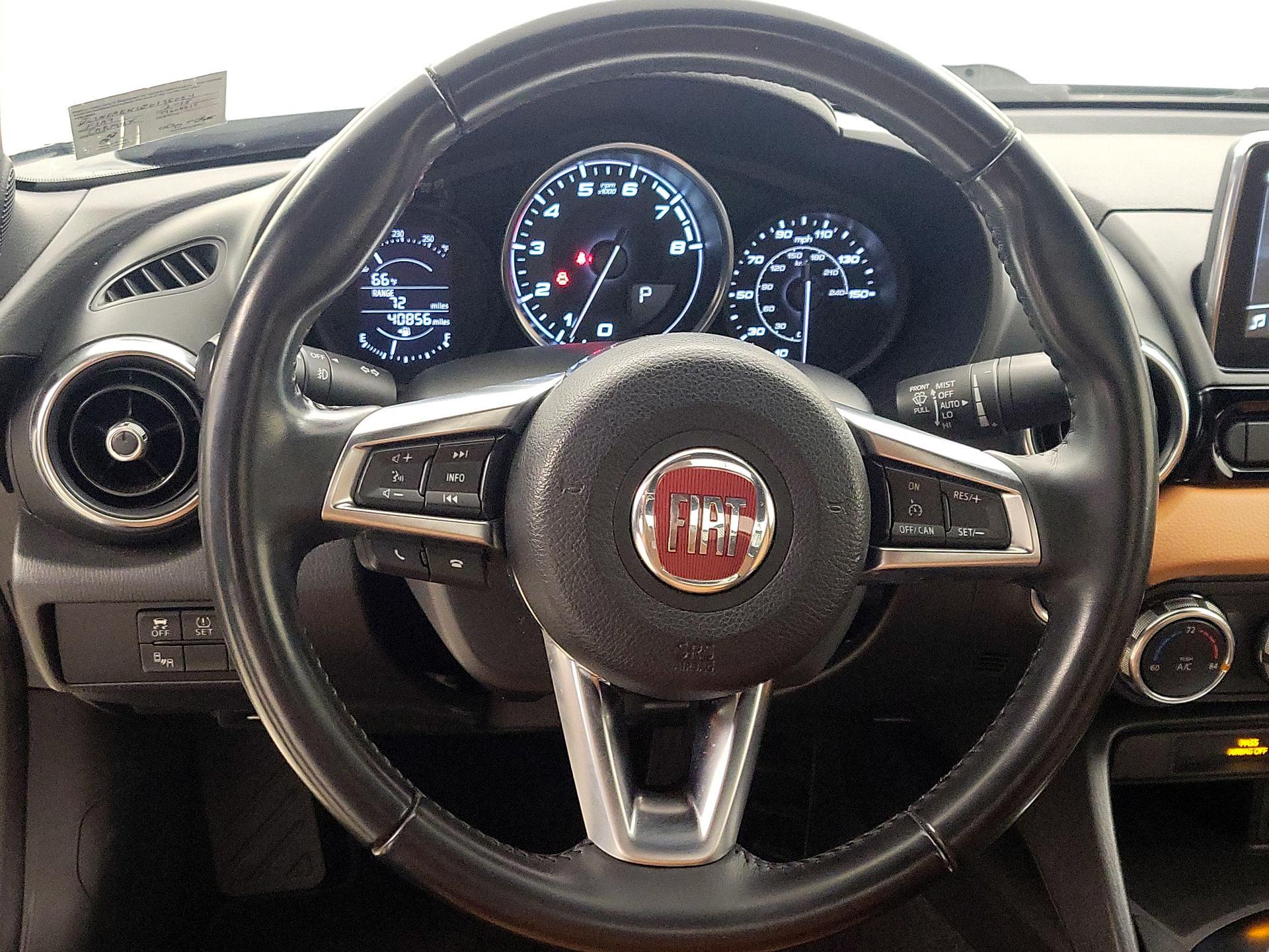 Thumbnail: 2018 Fiat 124 Spider - 10