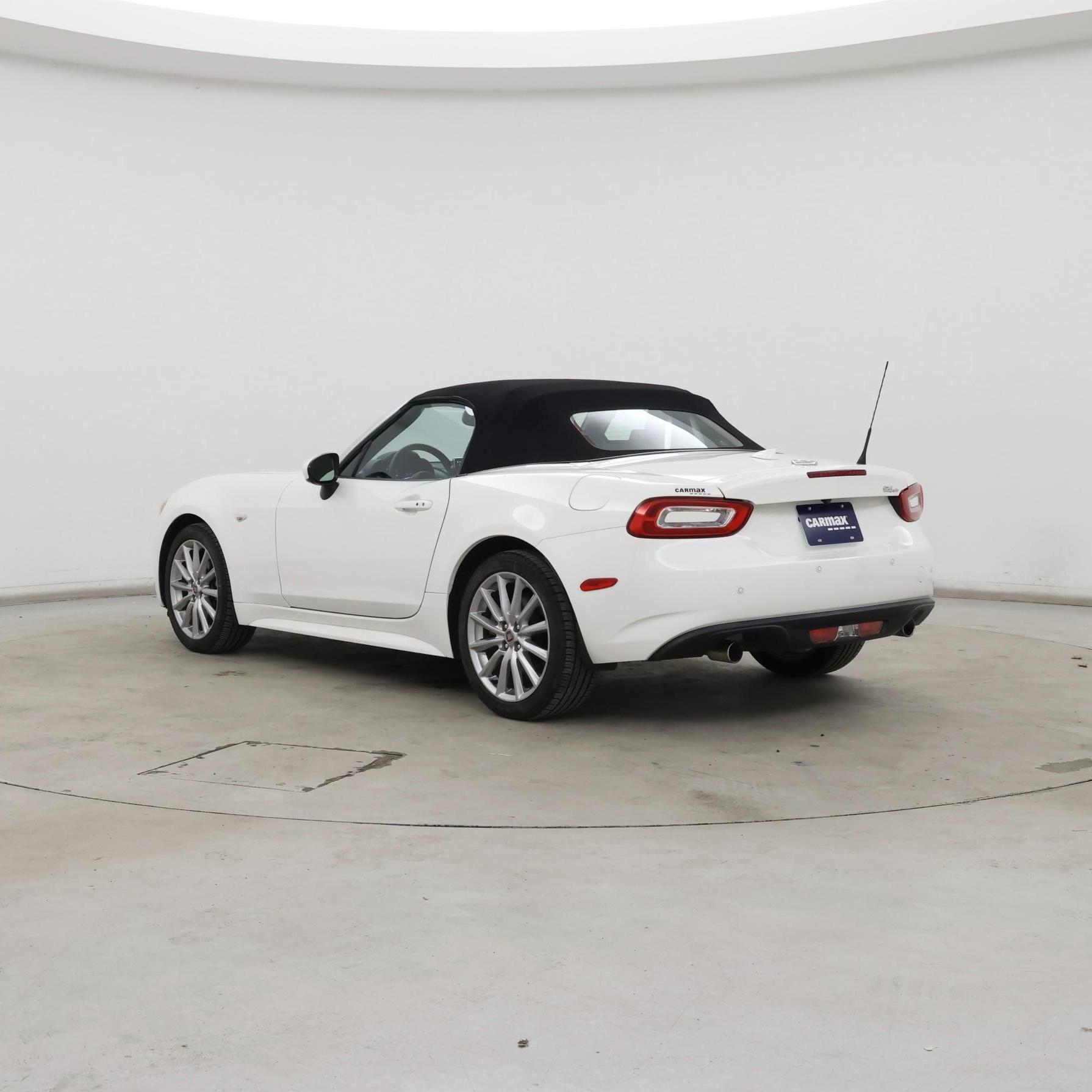 Thumbnail: 2018 Fiat 124 Spider - 2