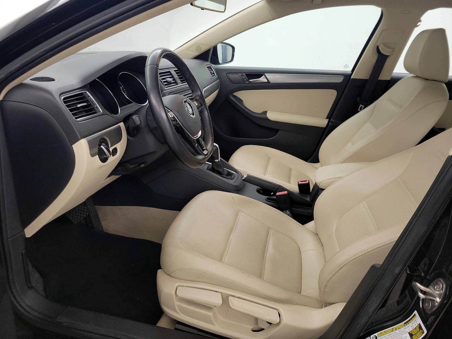 Thumbnail: 2015 Volkswagen Jetta - 11