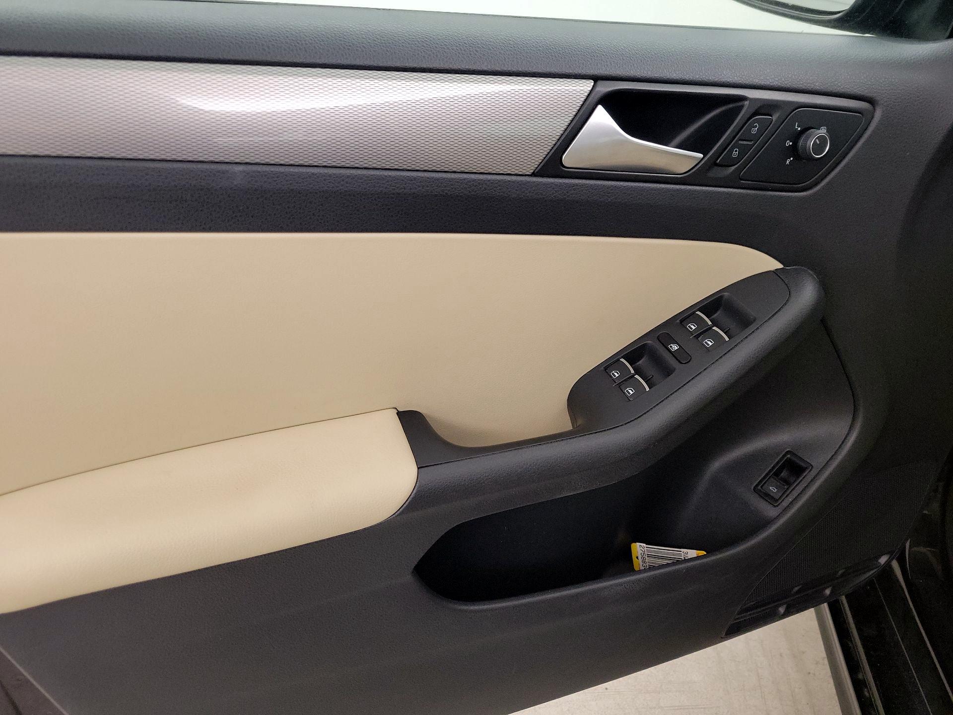 Thumbnail: 2015 Volkswagen Jetta - 12