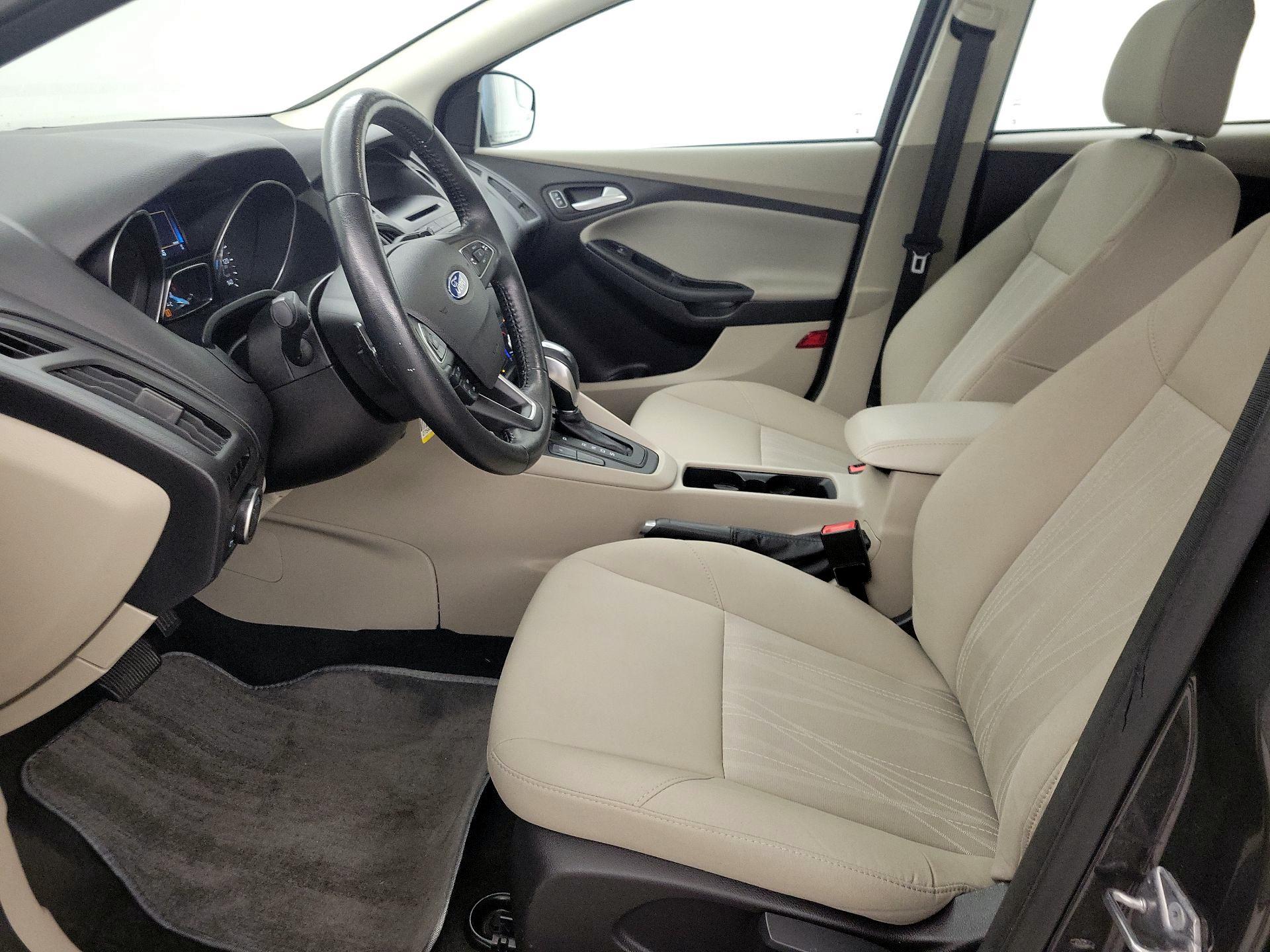 Thumbnail: 2016 Ford Focus - 11