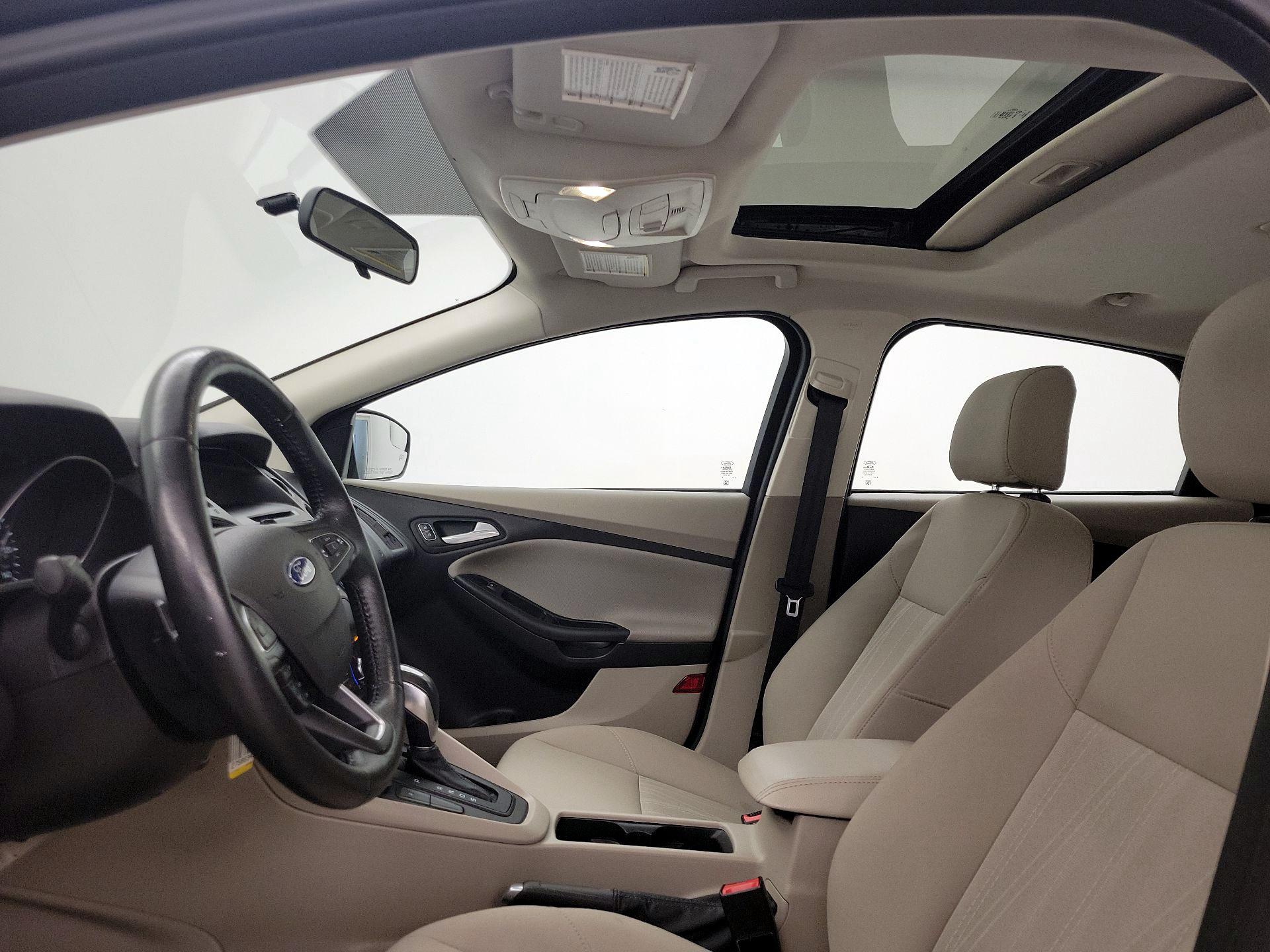 Thumbnail: 2016 Ford Focus - 19