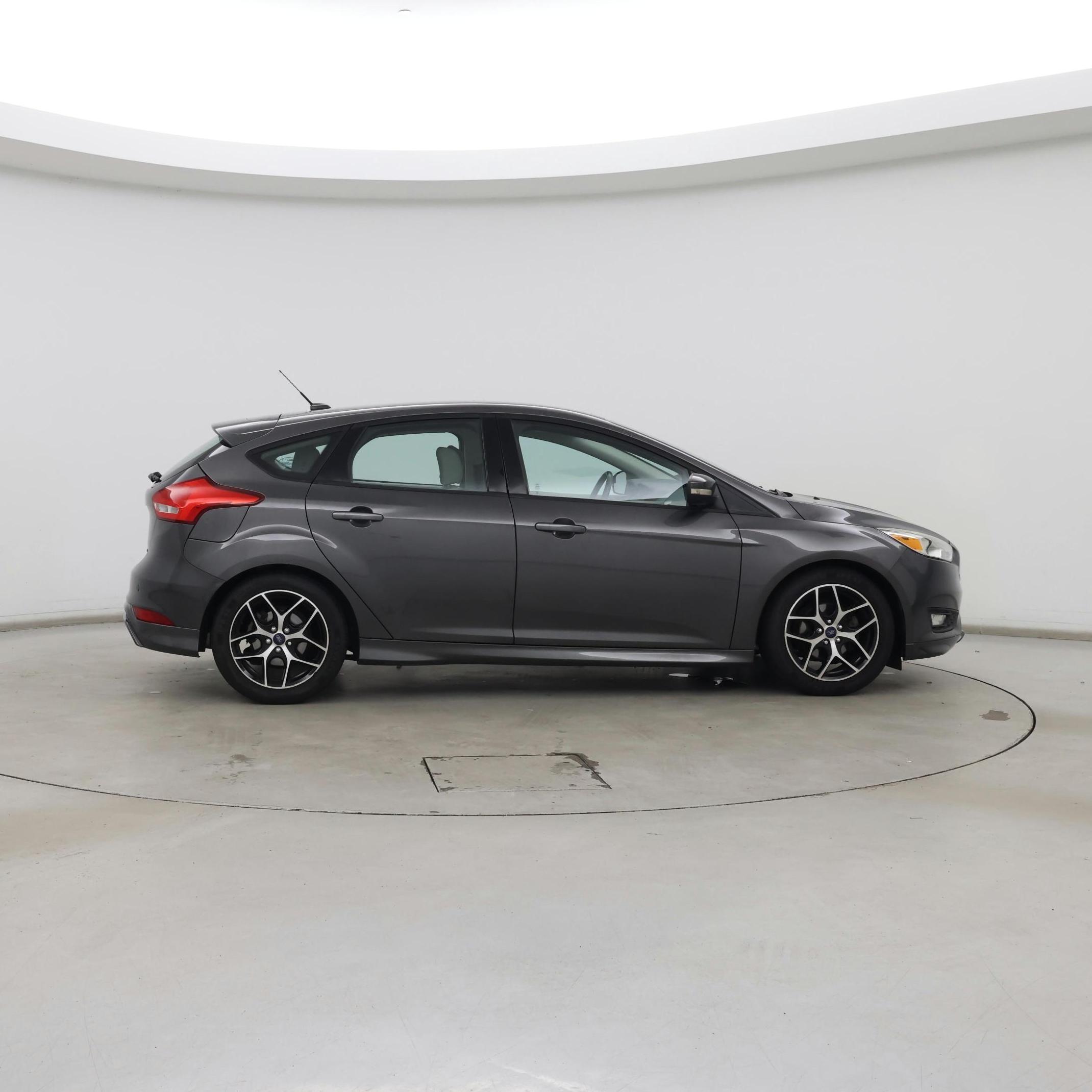 Thumbnail: 2016 Ford Focus - 7