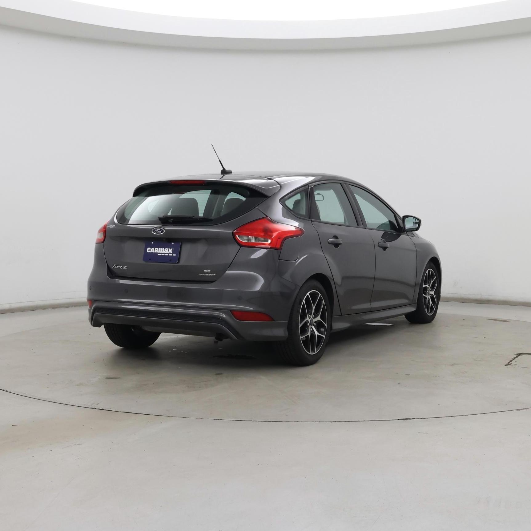 Thumbnail: 2016 Ford Focus - 8