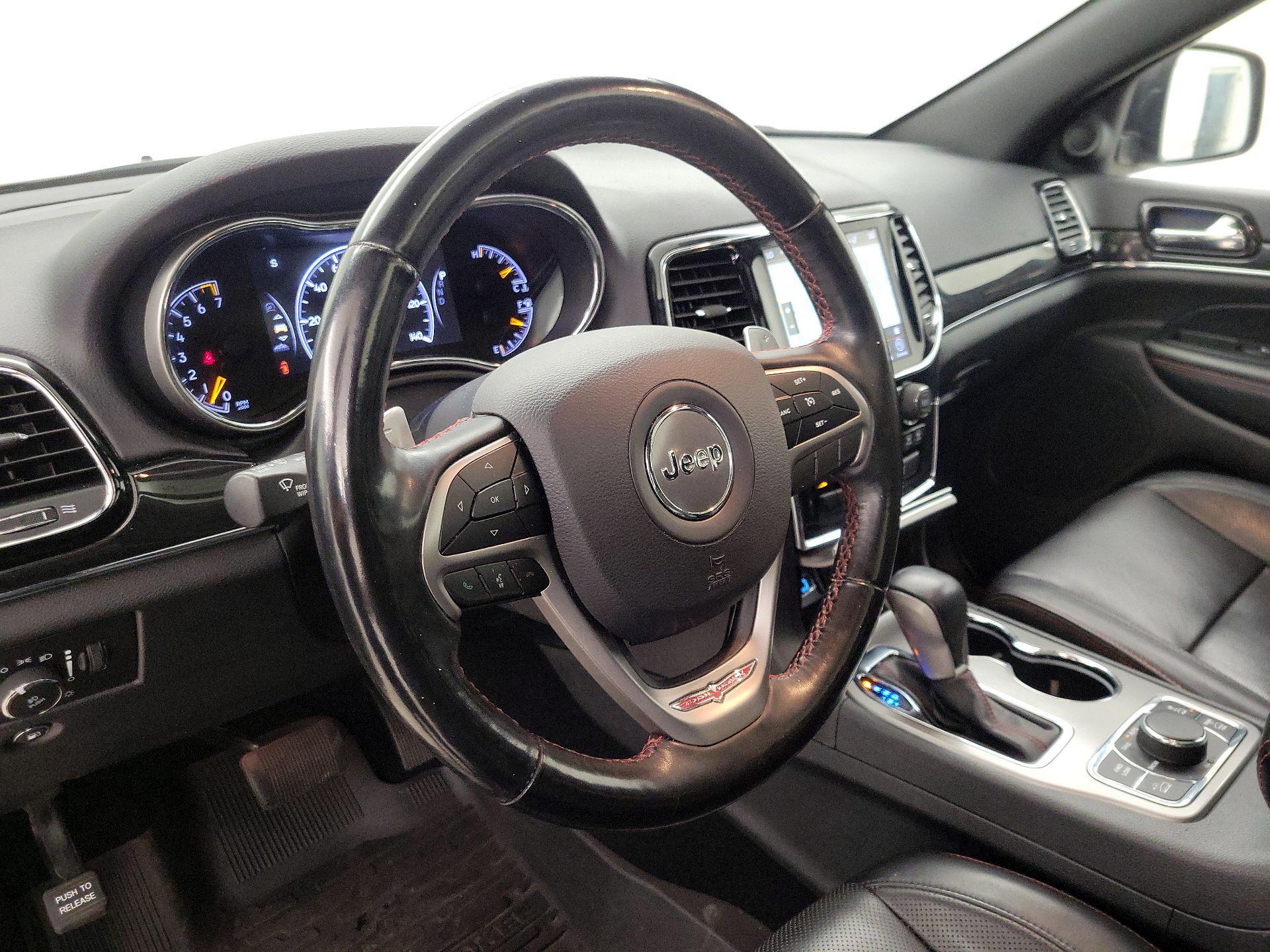 Thumbnail: 2020 Jeep Grand Cherokee - 9