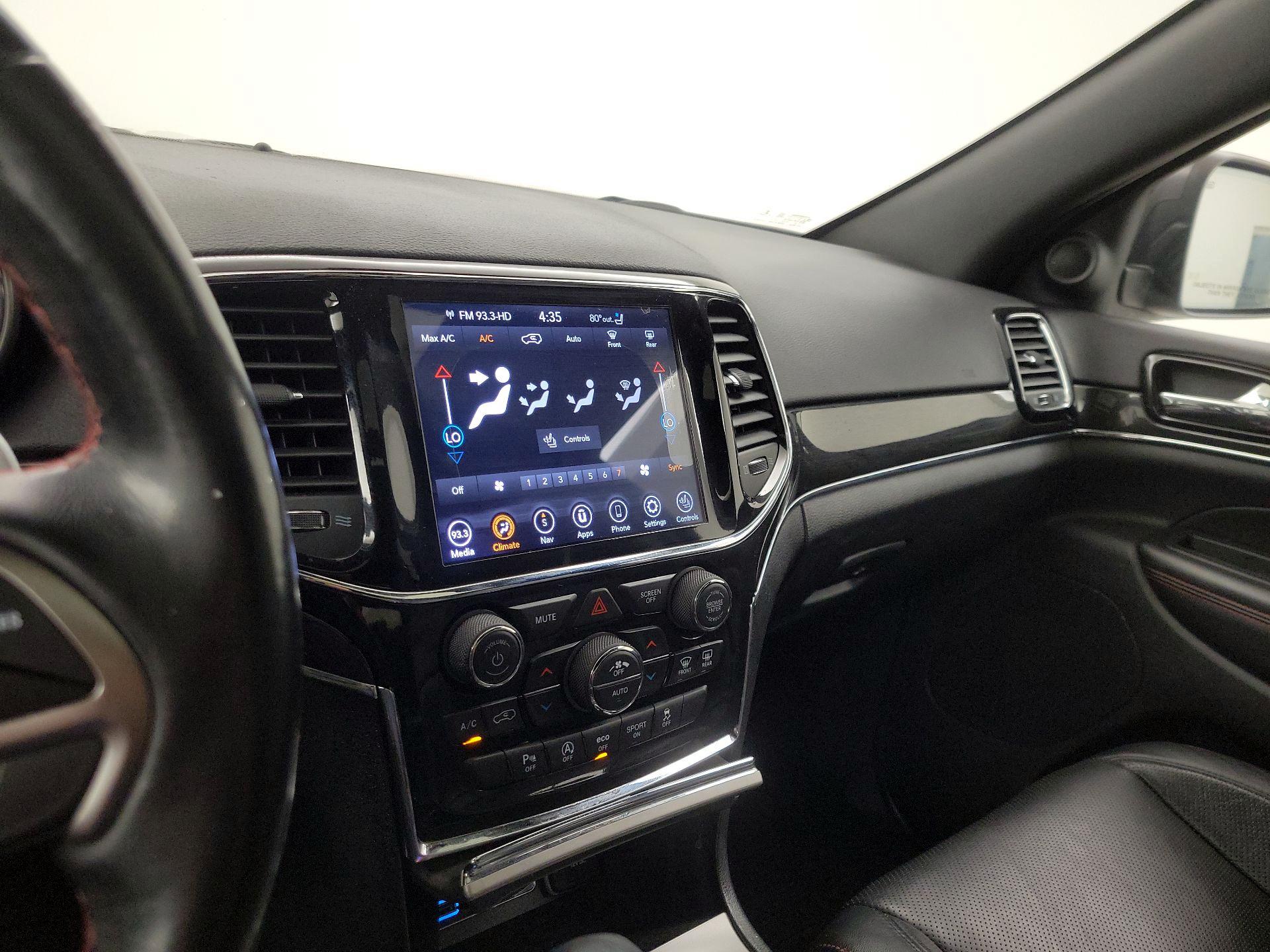 Thumbnail: 2020 Jeep Grand Cherokee - 17