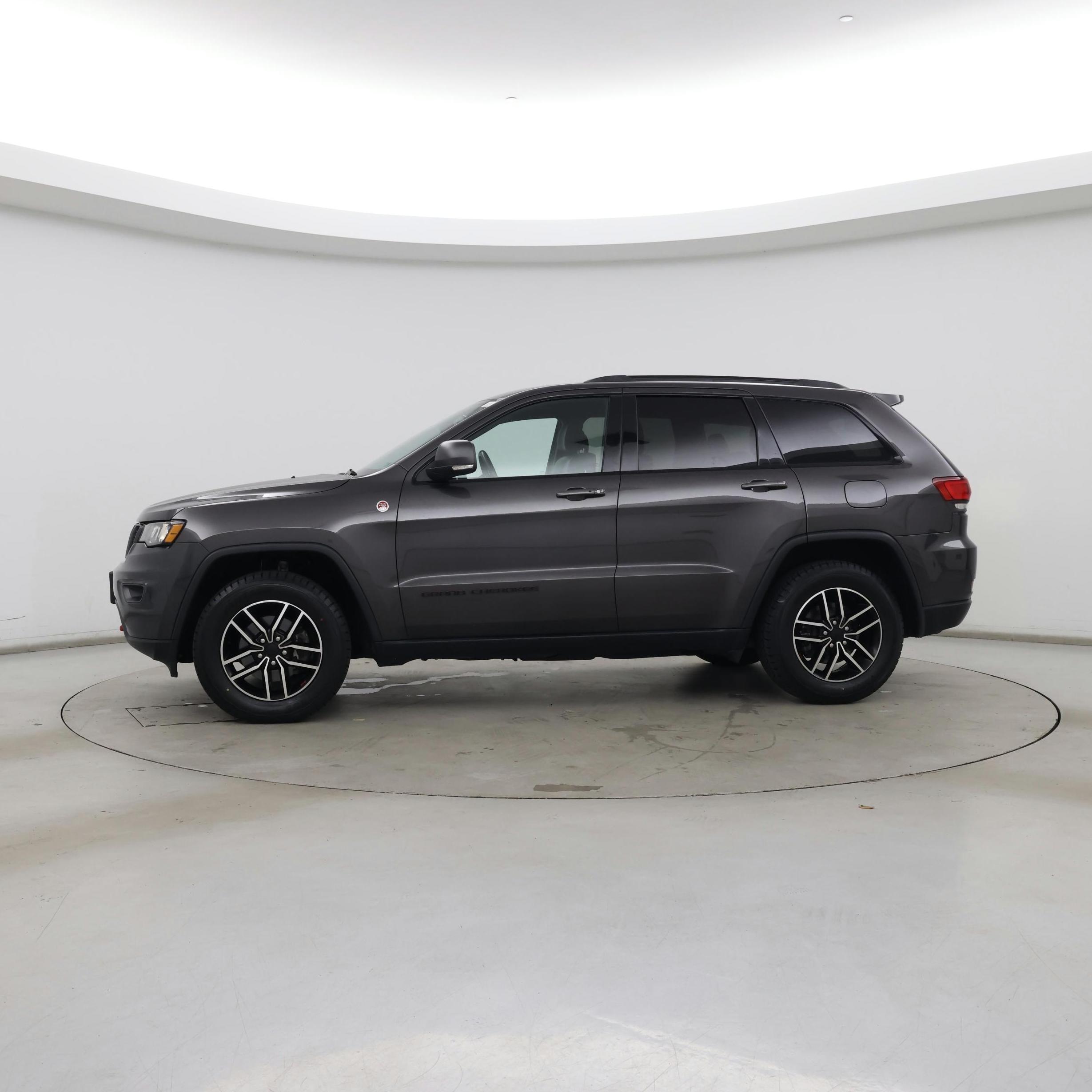 Thumbnail: 2020 Jeep Grand Cherokee - 3