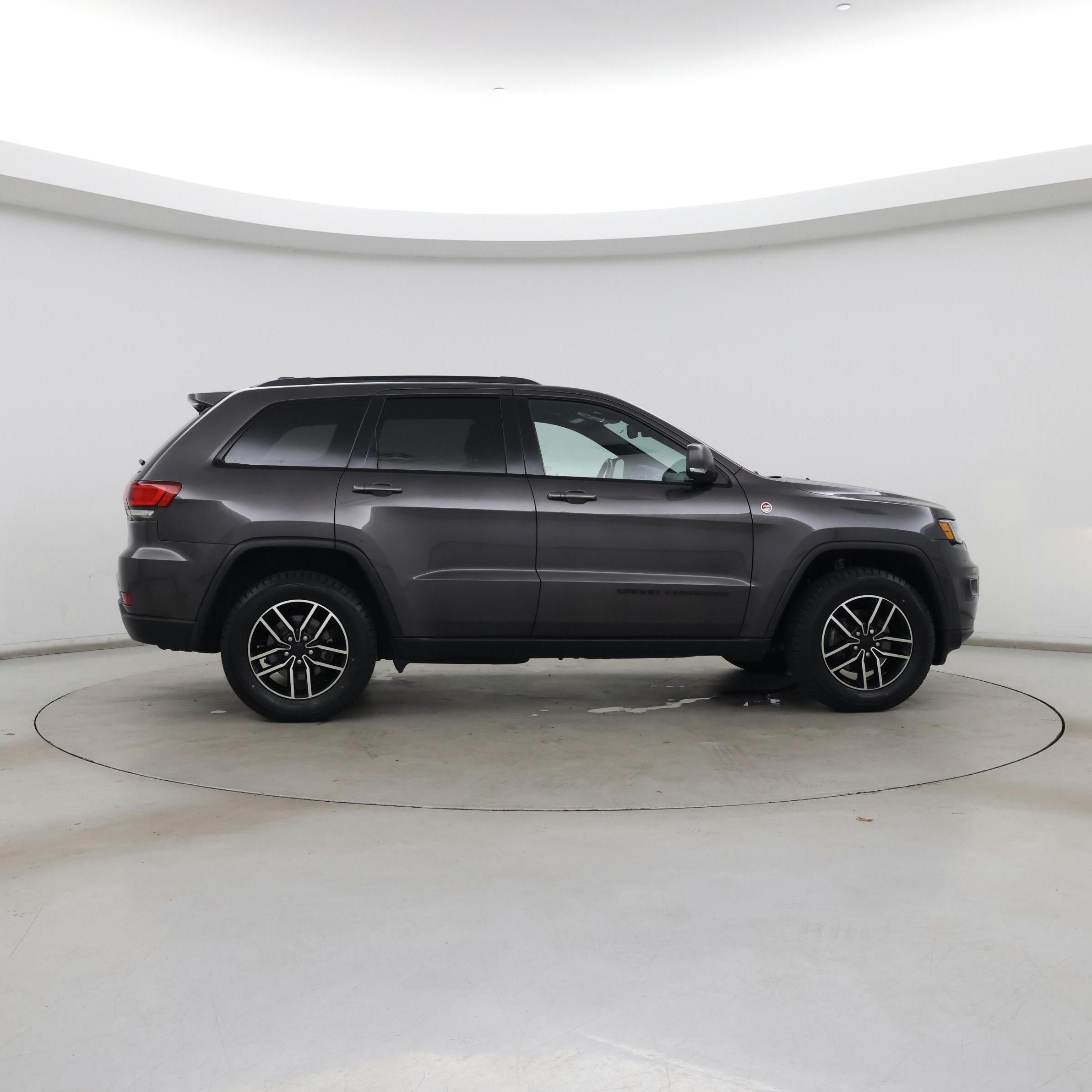 Thumbnail: 2020 Jeep Grand Cherokee - 7