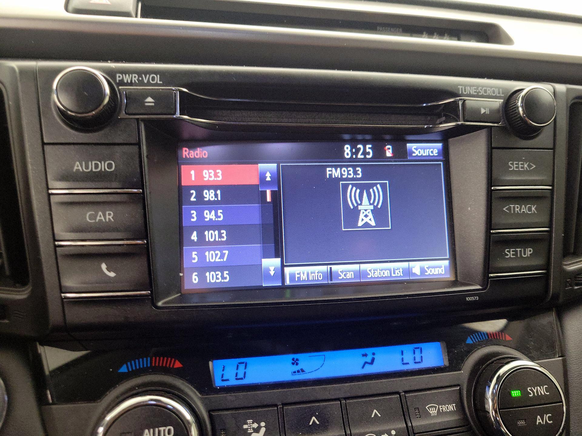 Thumbnail: 2018 Toyota RAV4 - 15