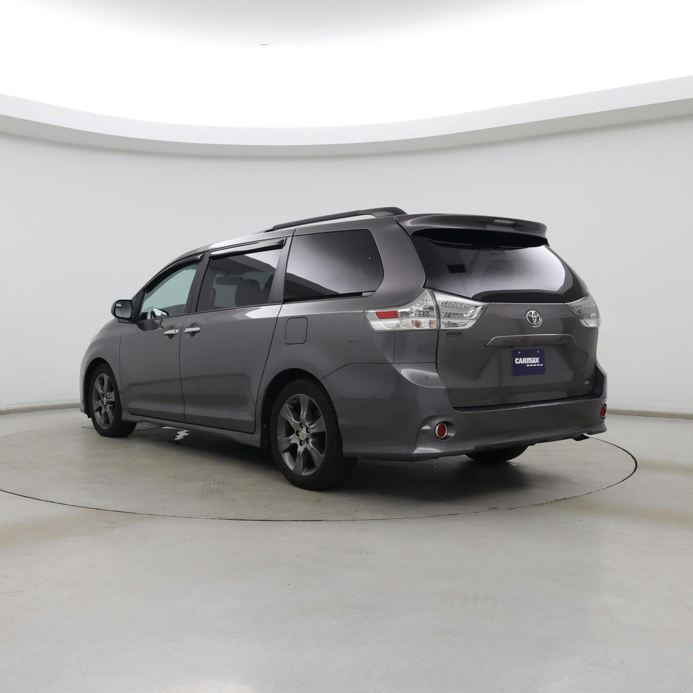 Thumbnail: 2016 Toyota Sienna - 2