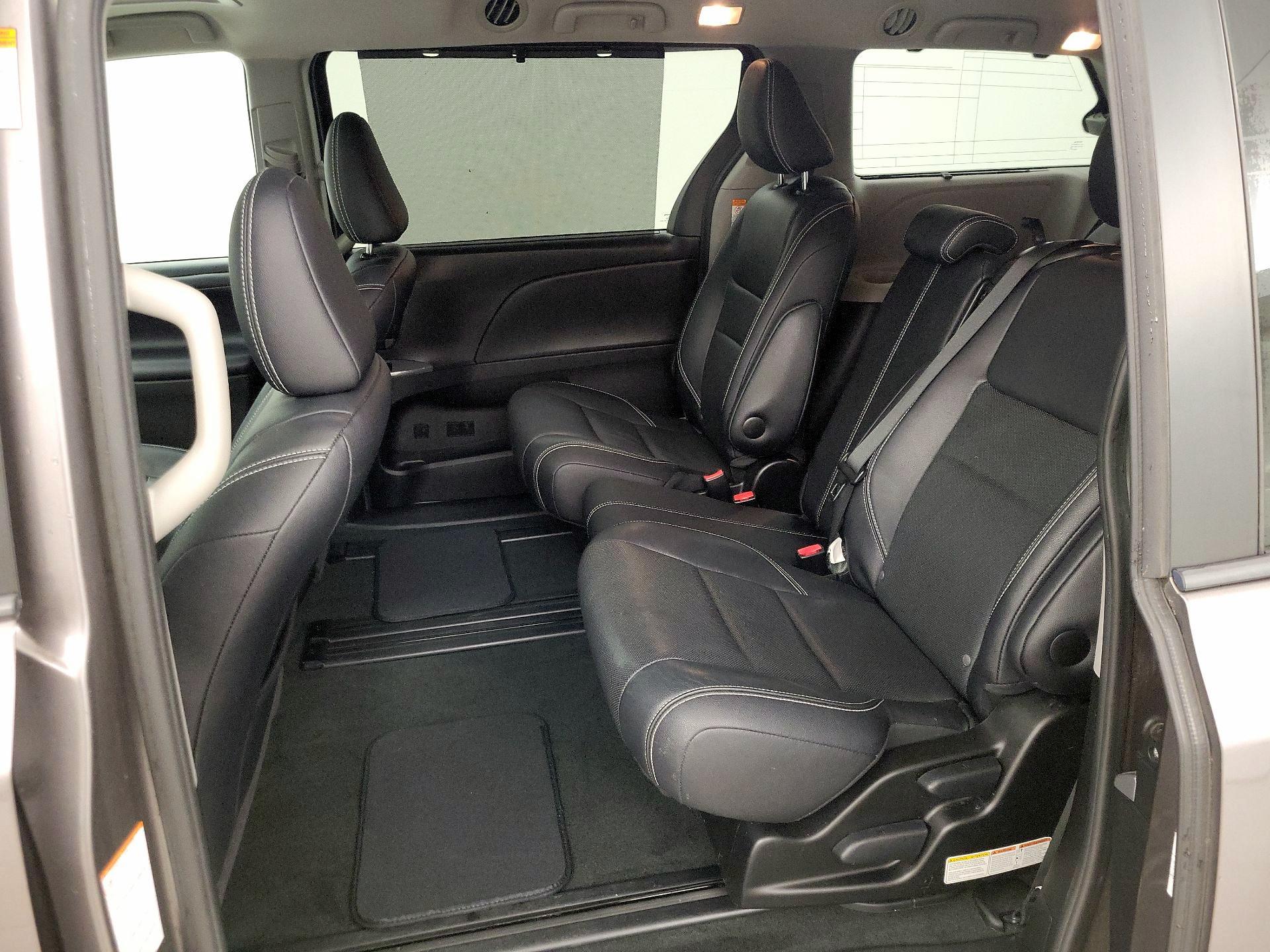 Thumbnail: 2016 Toyota Sienna - 20