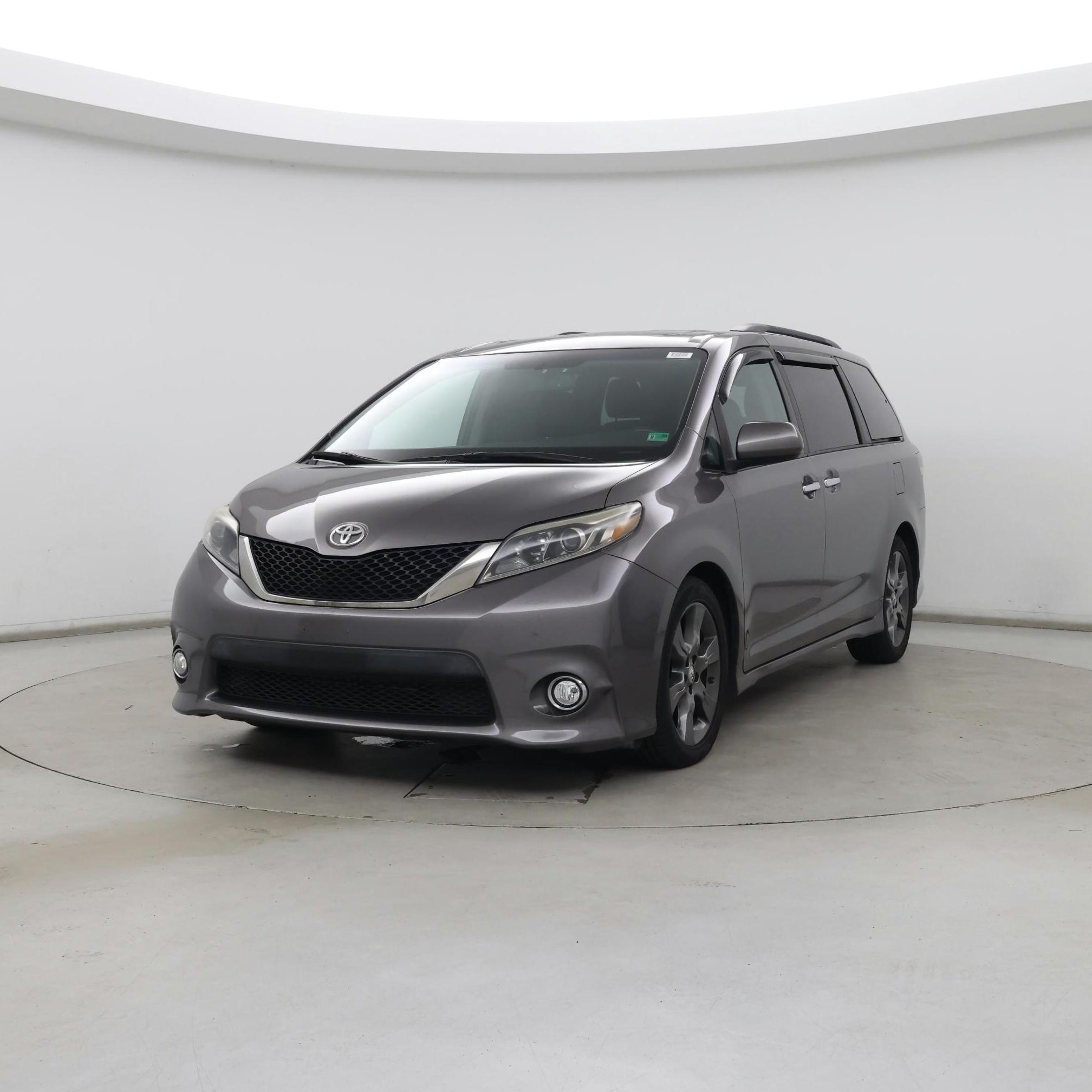 Thumbnail: 2016 Toyota Sienna - 4
