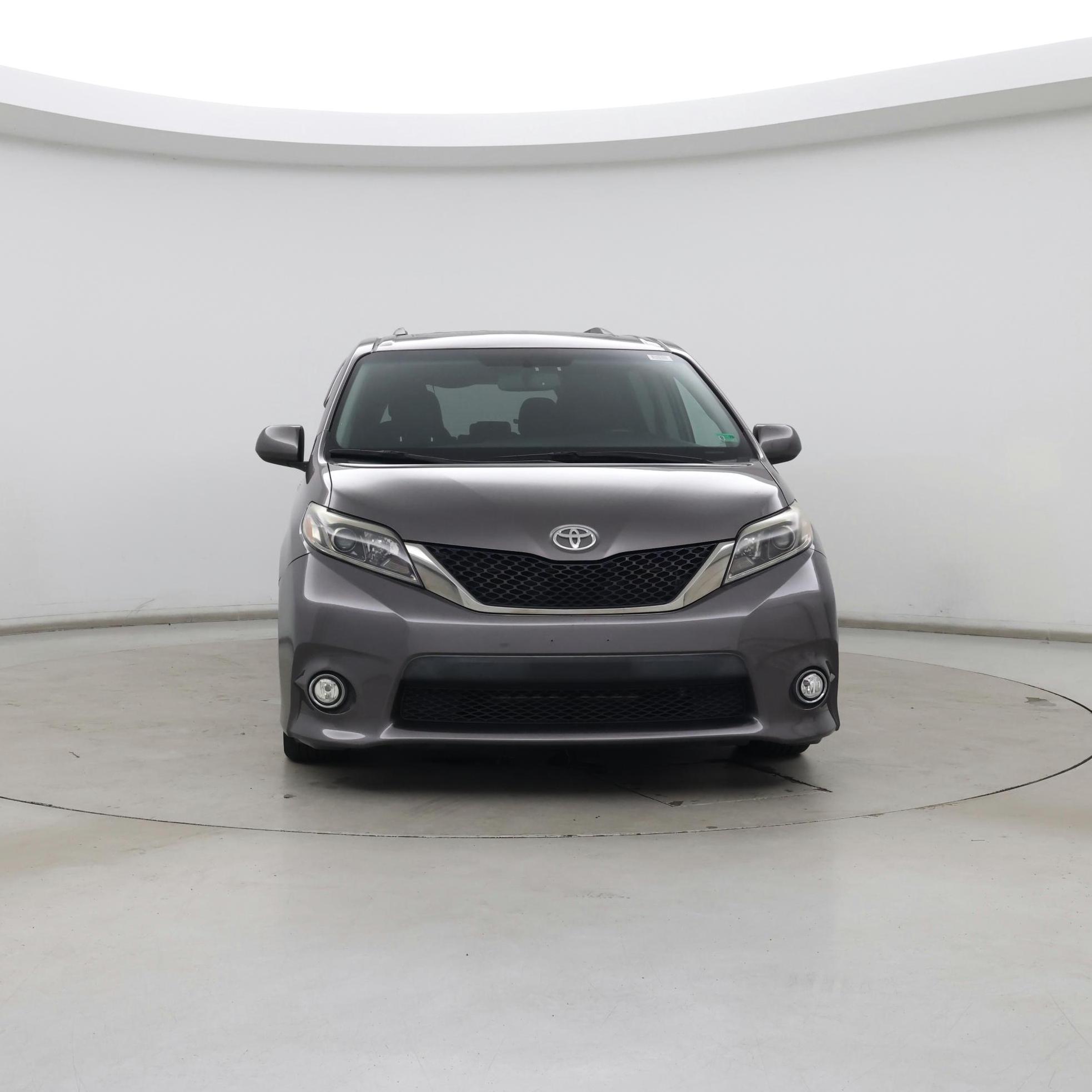 Thumbnail: 2016 Toyota Sienna - 5
