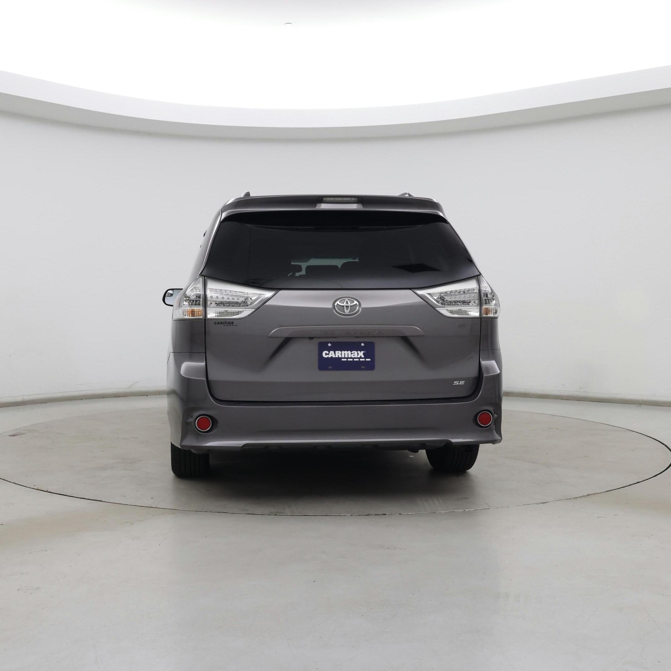 Thumbnail: 2016 Toyota Sienna - 6