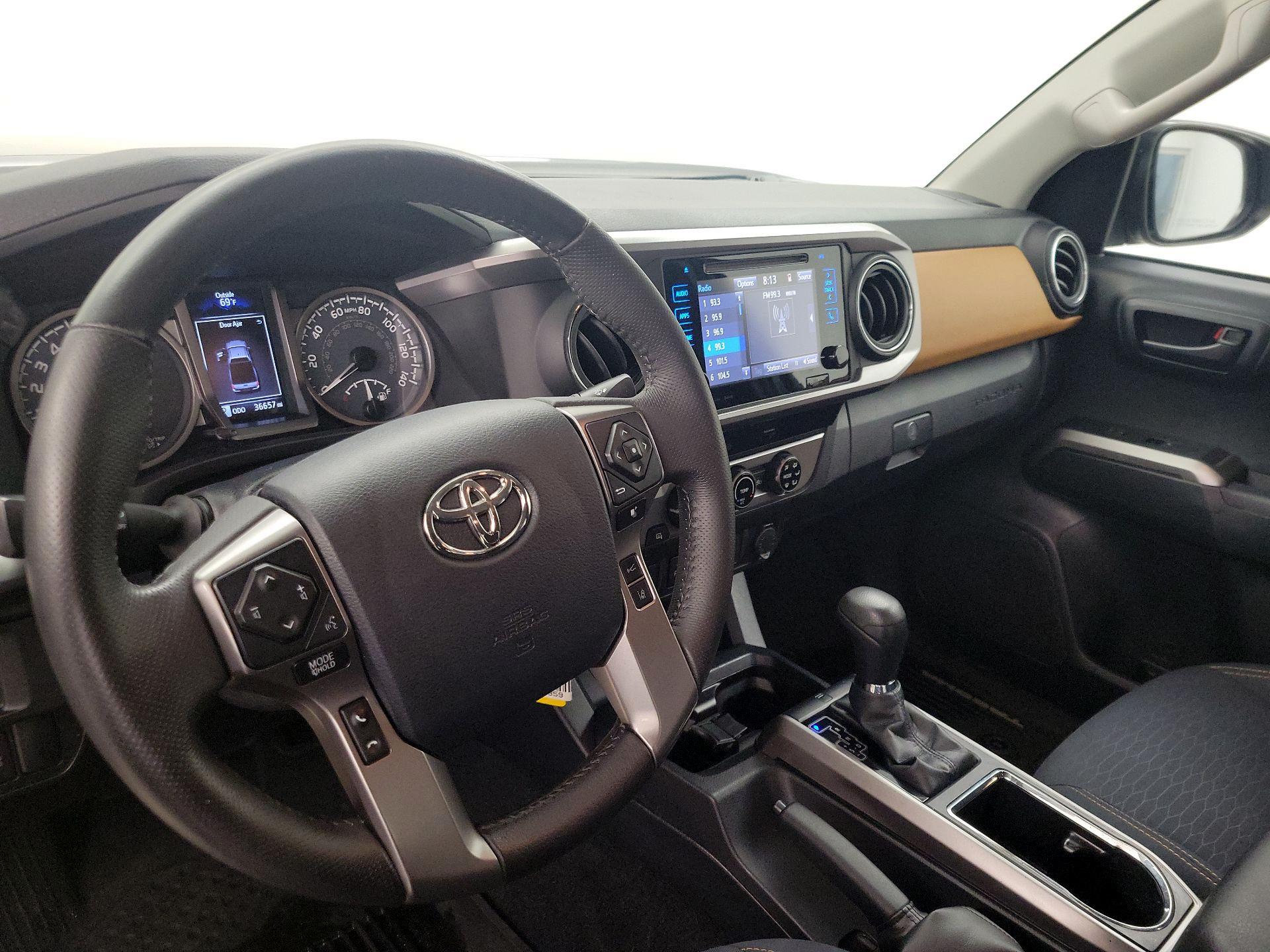 Thumbnail: 2018 Toyota Tacoma - 9