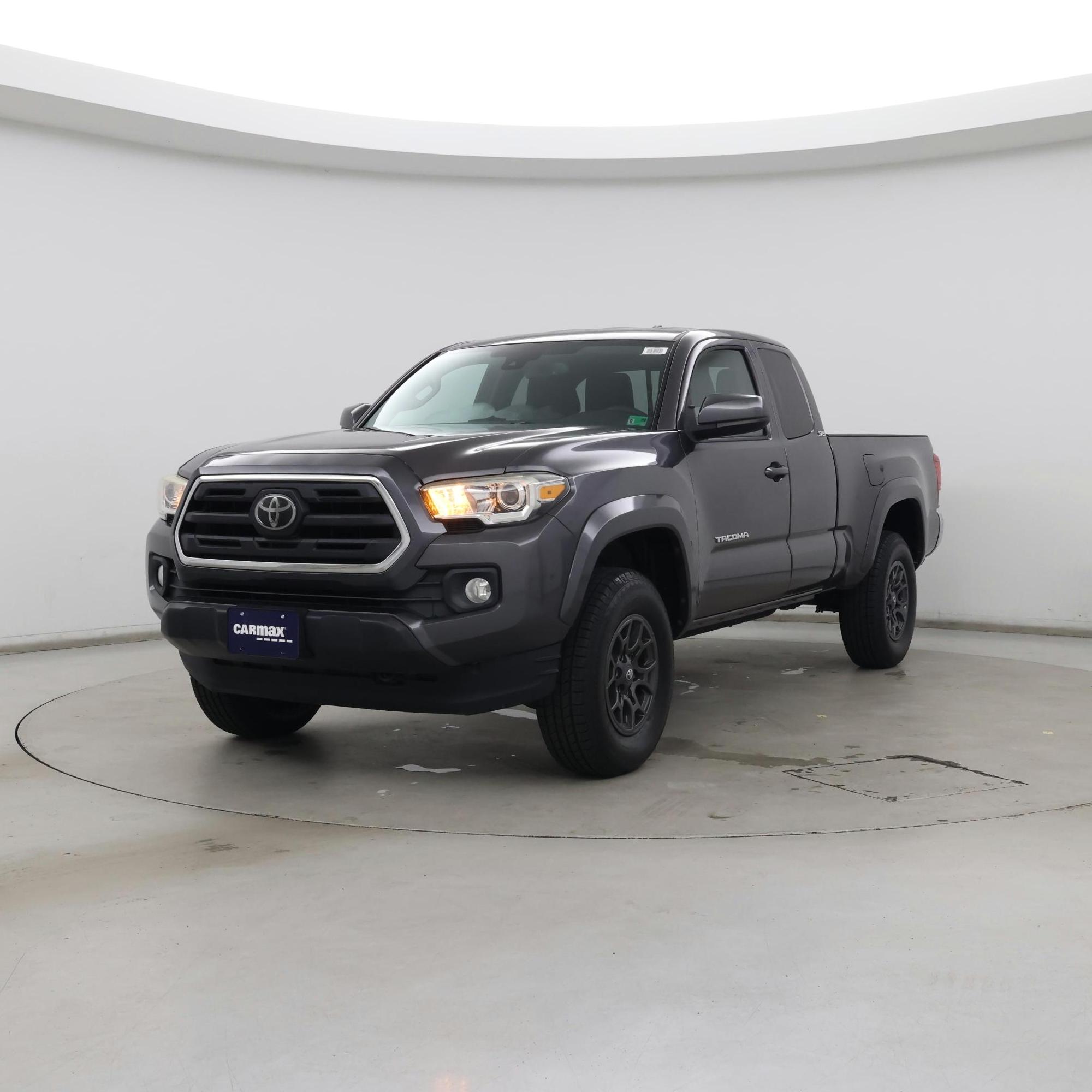 Thumbnail: 2018 Toyota Tacoma - 4