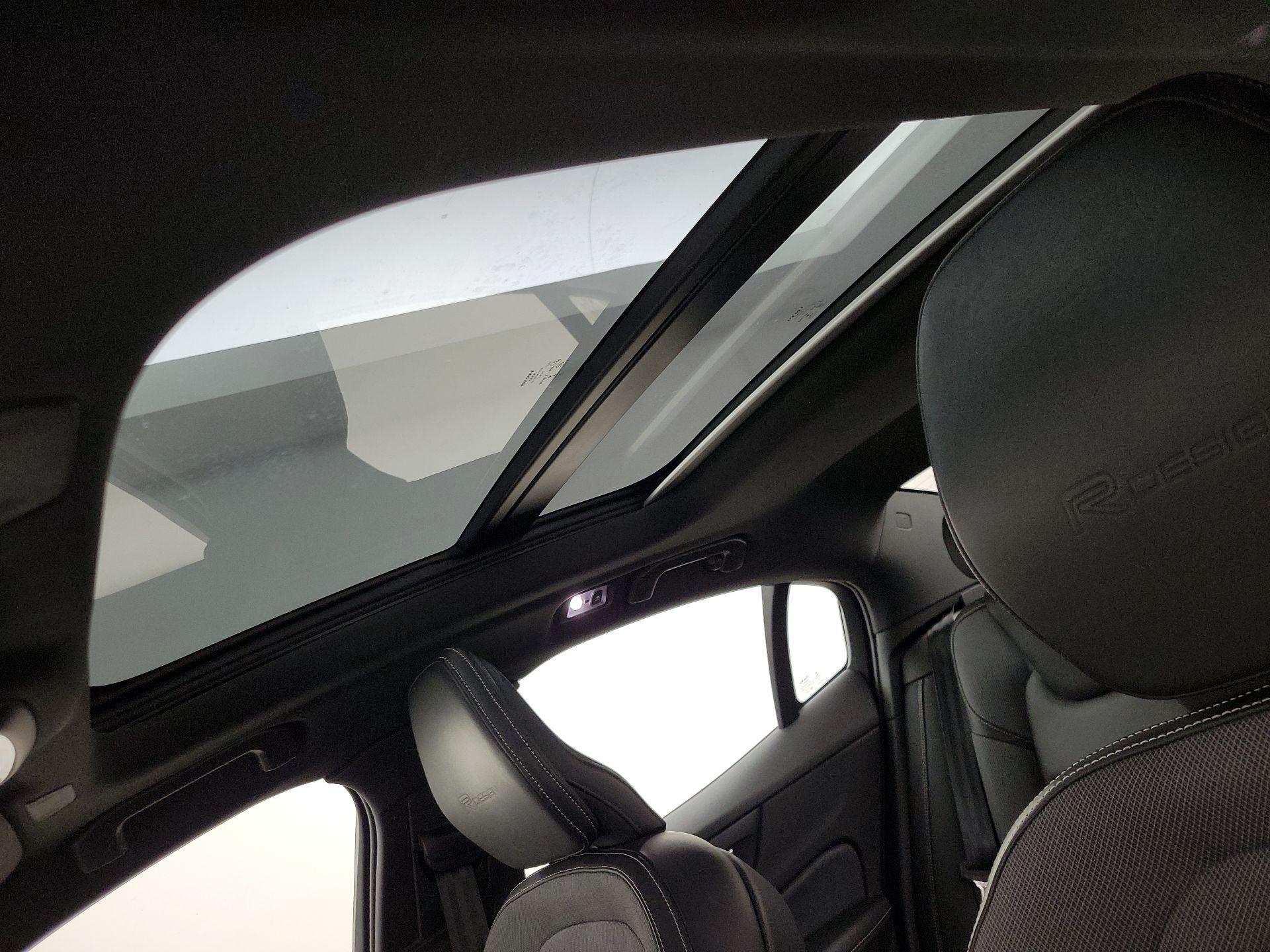 Thumbnail: 2019 Volvo S60 - 20