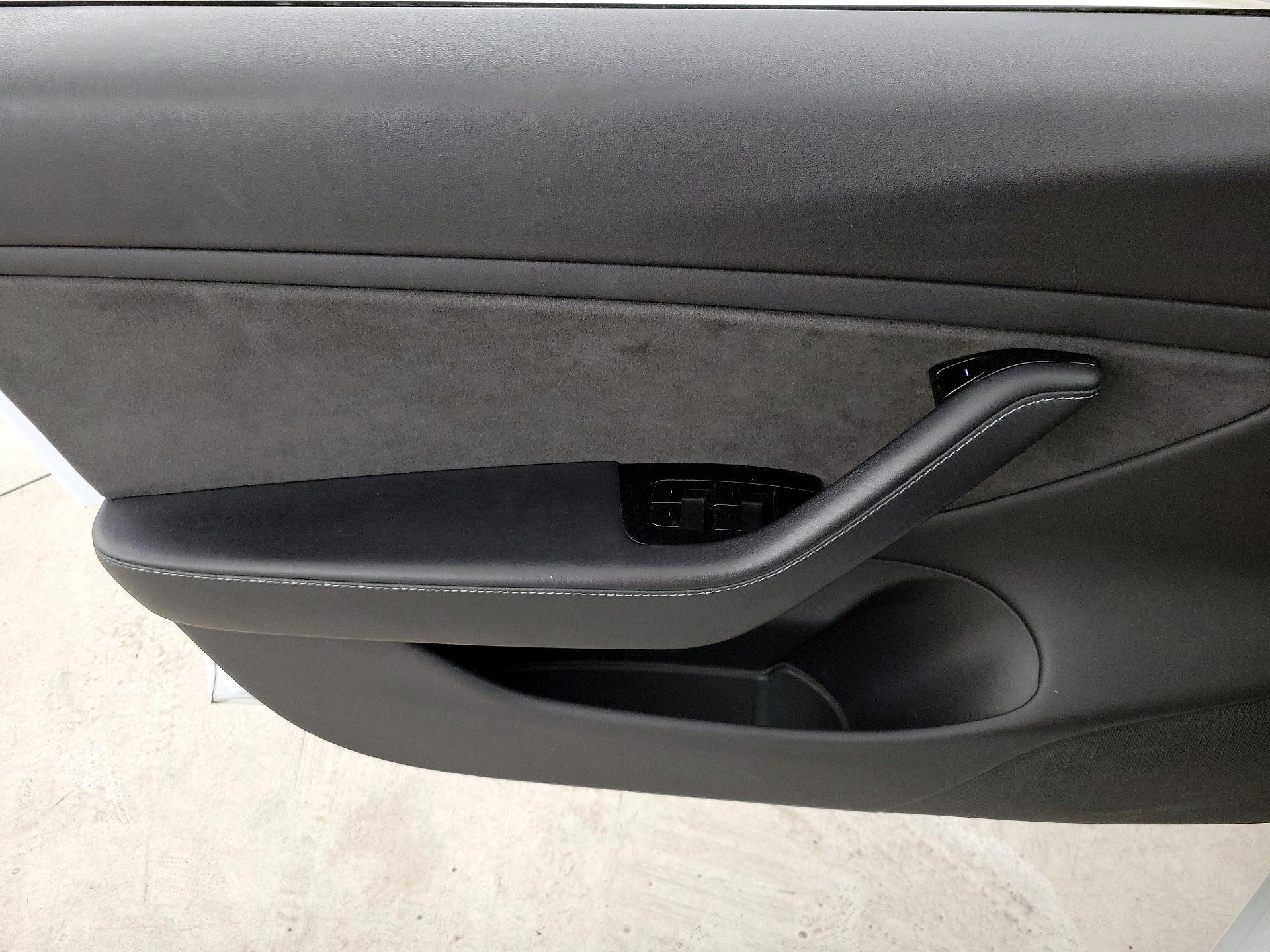 Thumbnail: 2019 Tesla Model 3 - 12