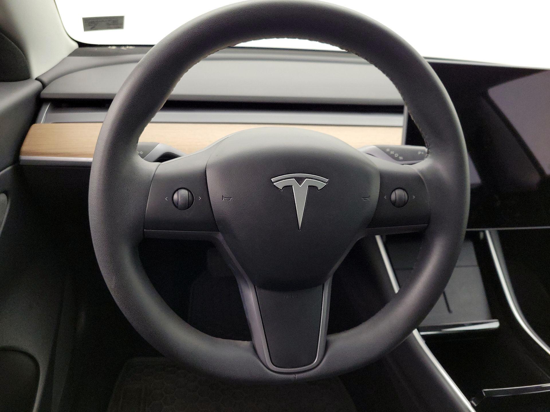 Thumbnail: 2020 Tesla Model 3 - 10