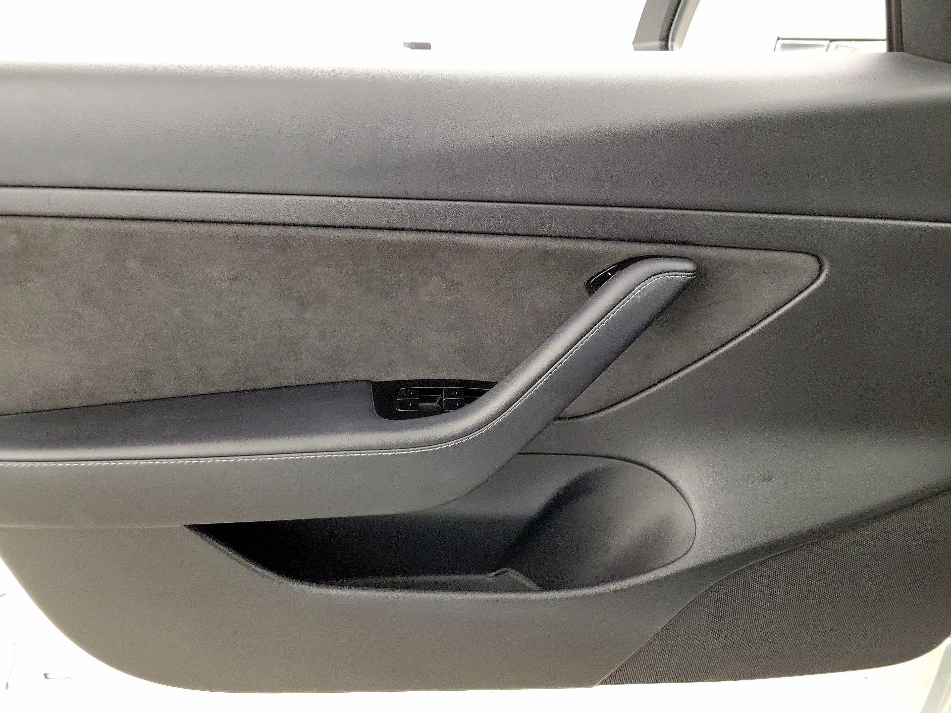 Thumbnail: 2020 Tesla Model 3 - 12
