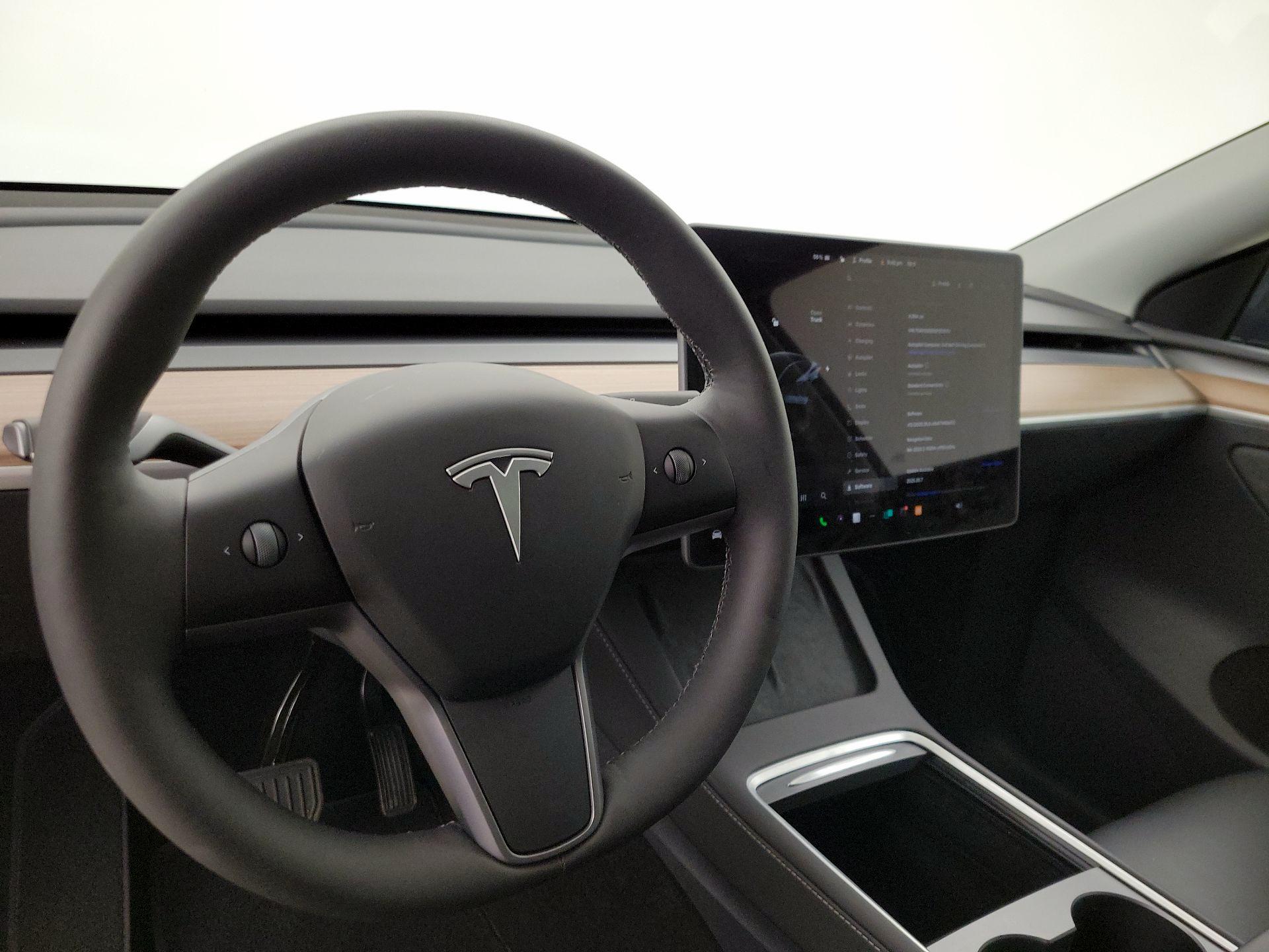 Thumbnail: 2025 Tesla Model Y - 9