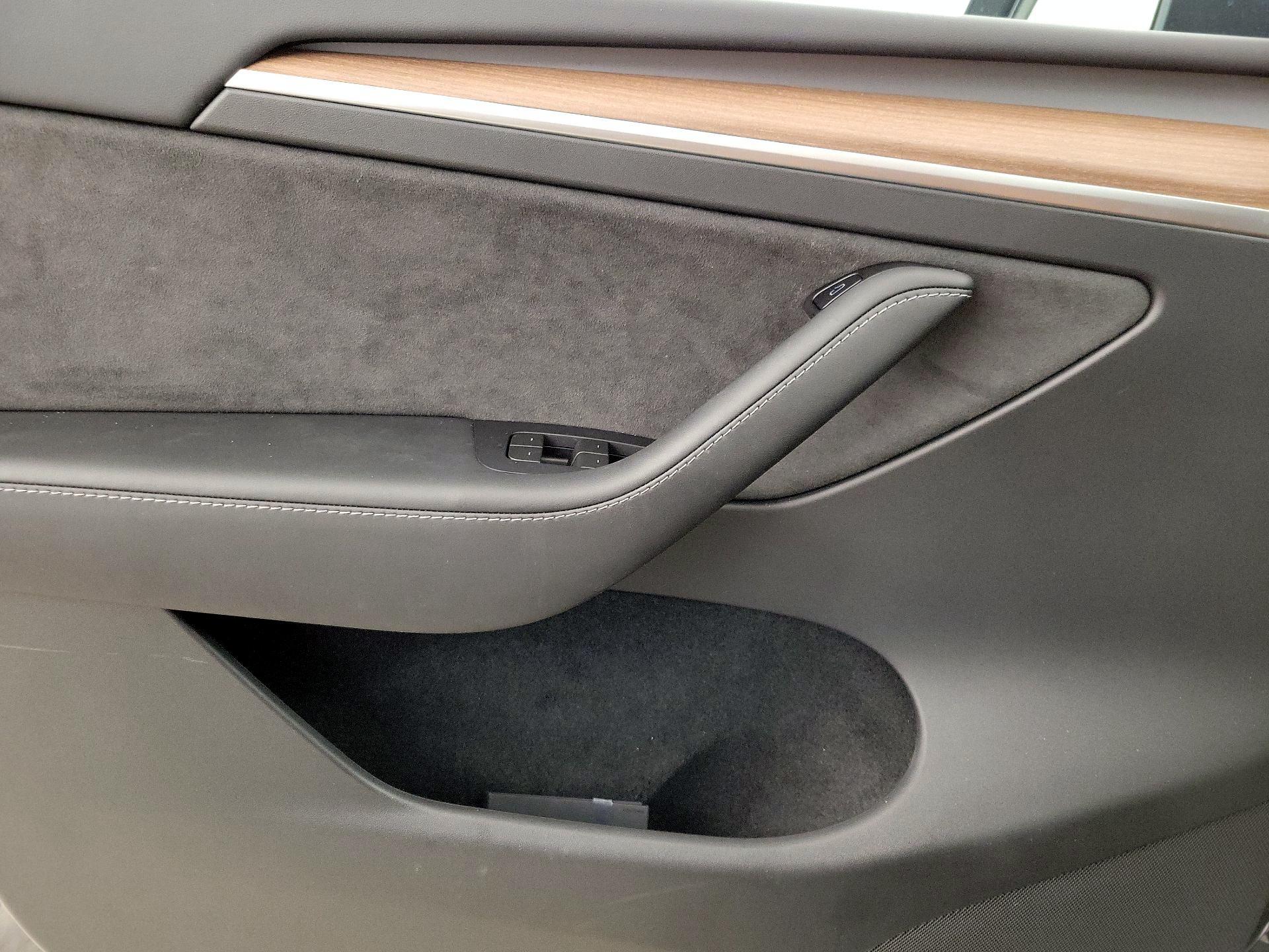 Thumbnail: 2025 Tesla Model Y - 12