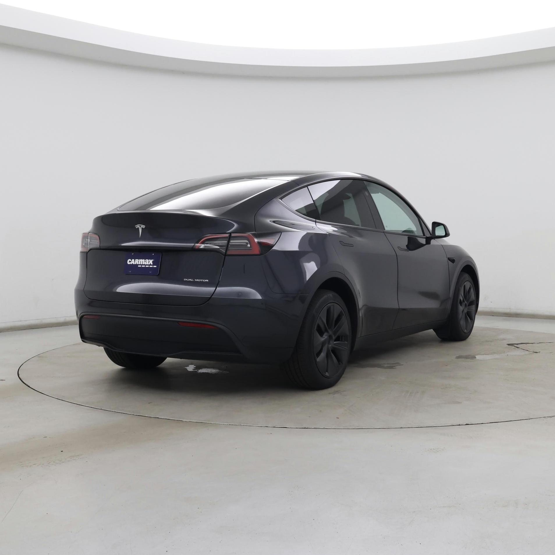Thumbnail: 2025 Tesla Model Y - 8
