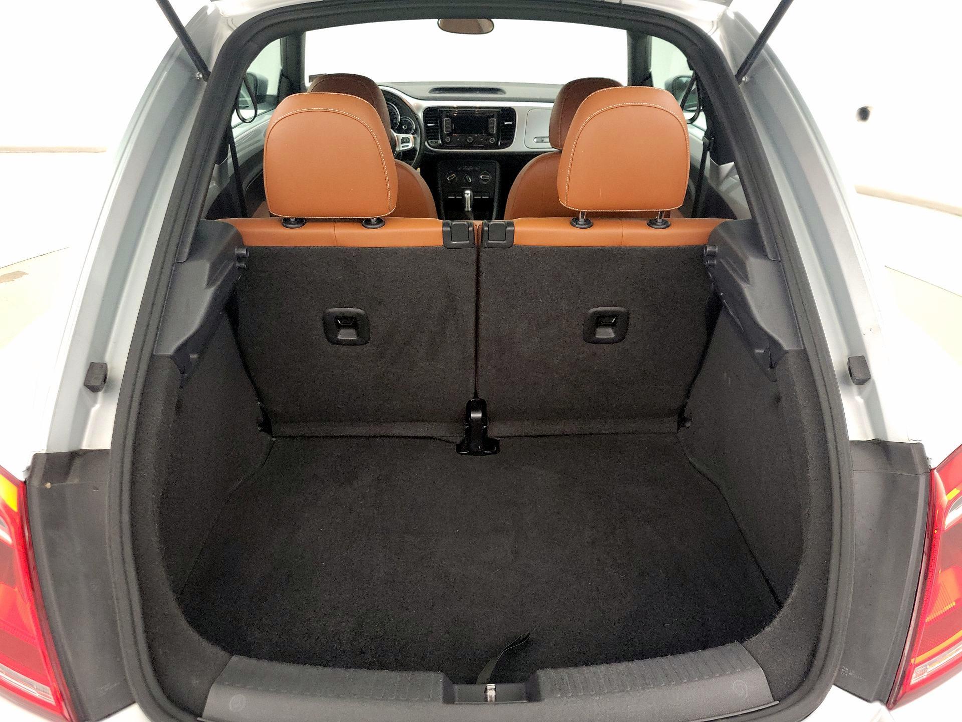 Thumbnail: 2015 Volkswagen Beetle - 19