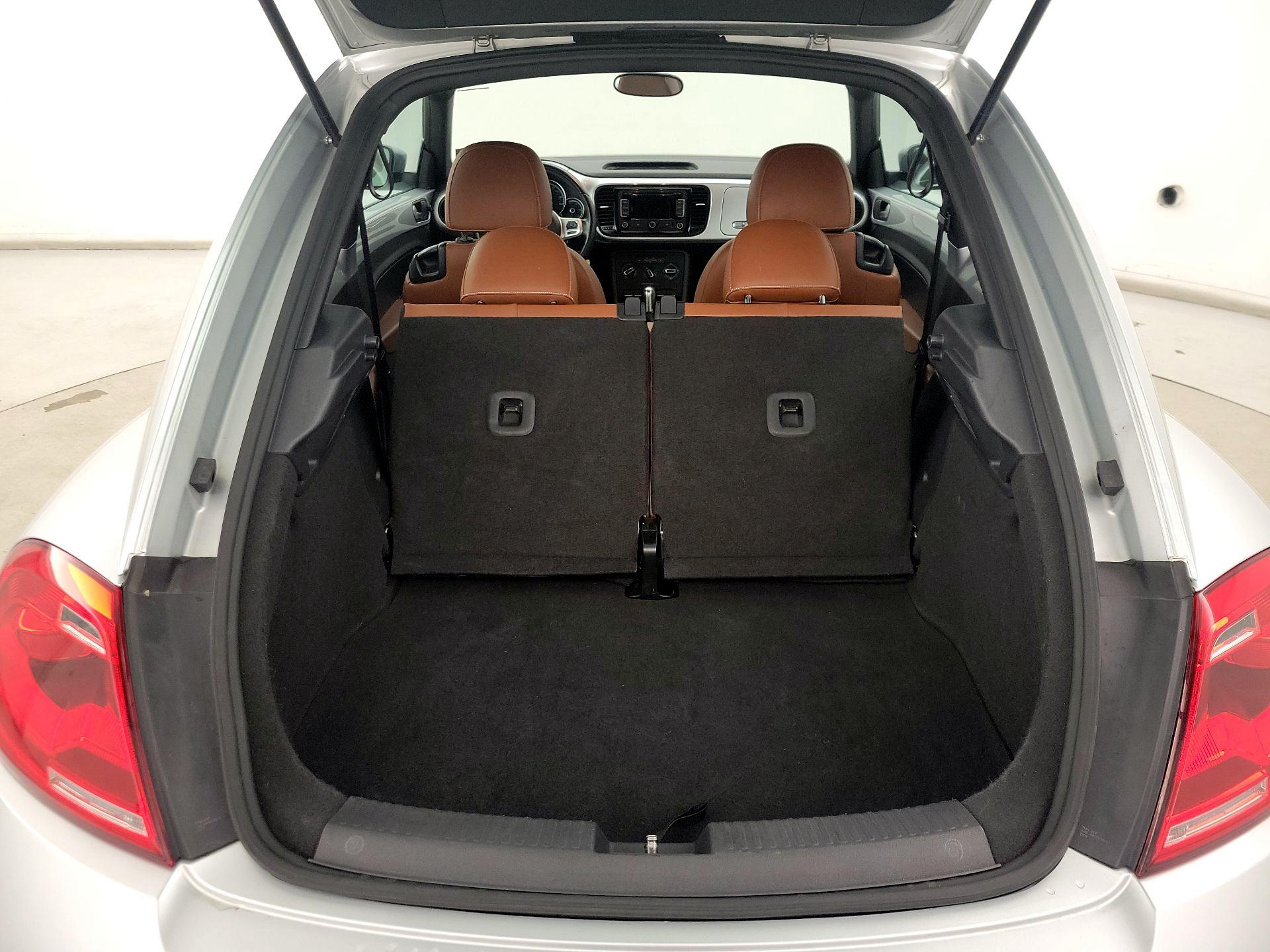 Thumbnail: 2015 Volkswagen Beetle - 20