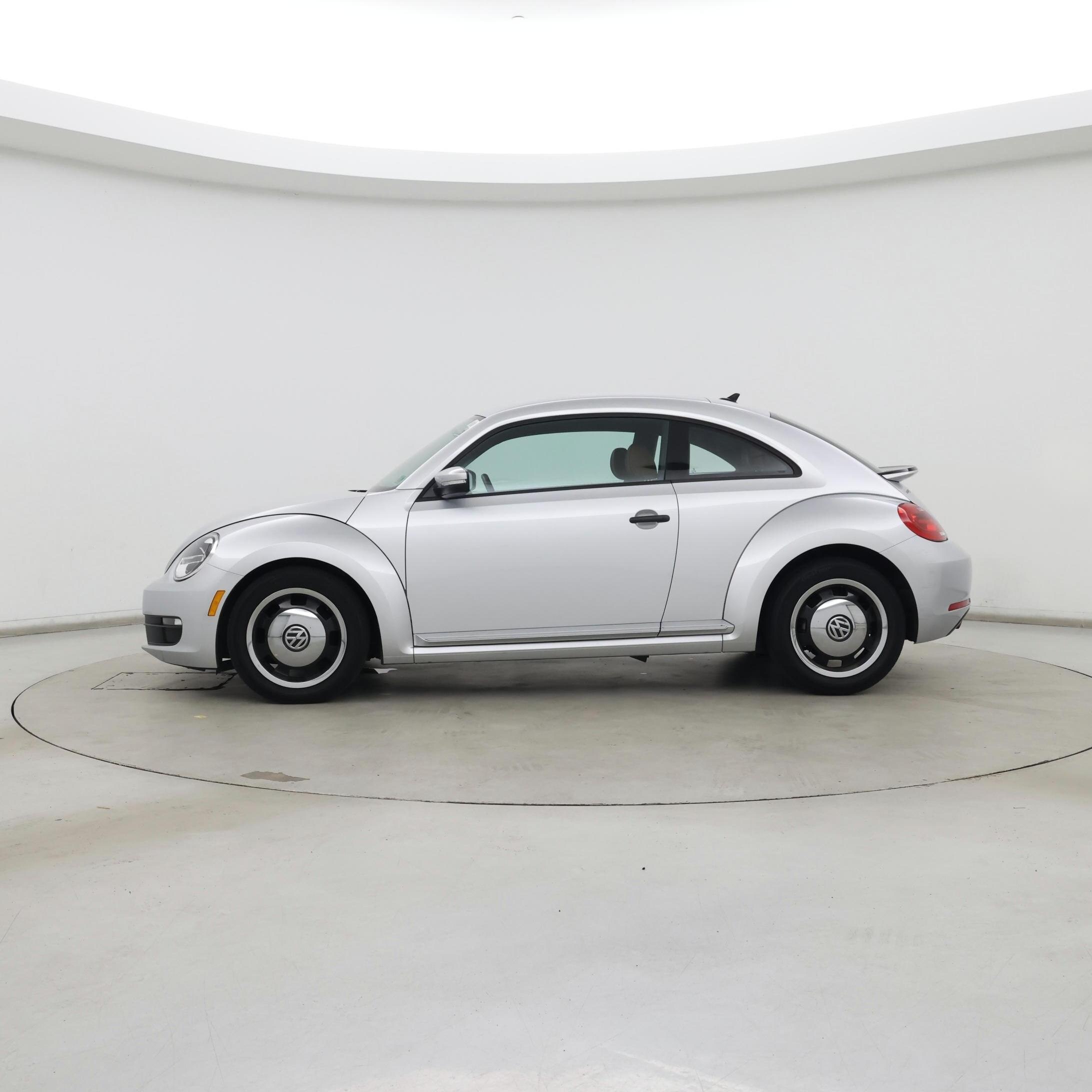 Thumbnail: 2015 Volkswagen Beetle - 3