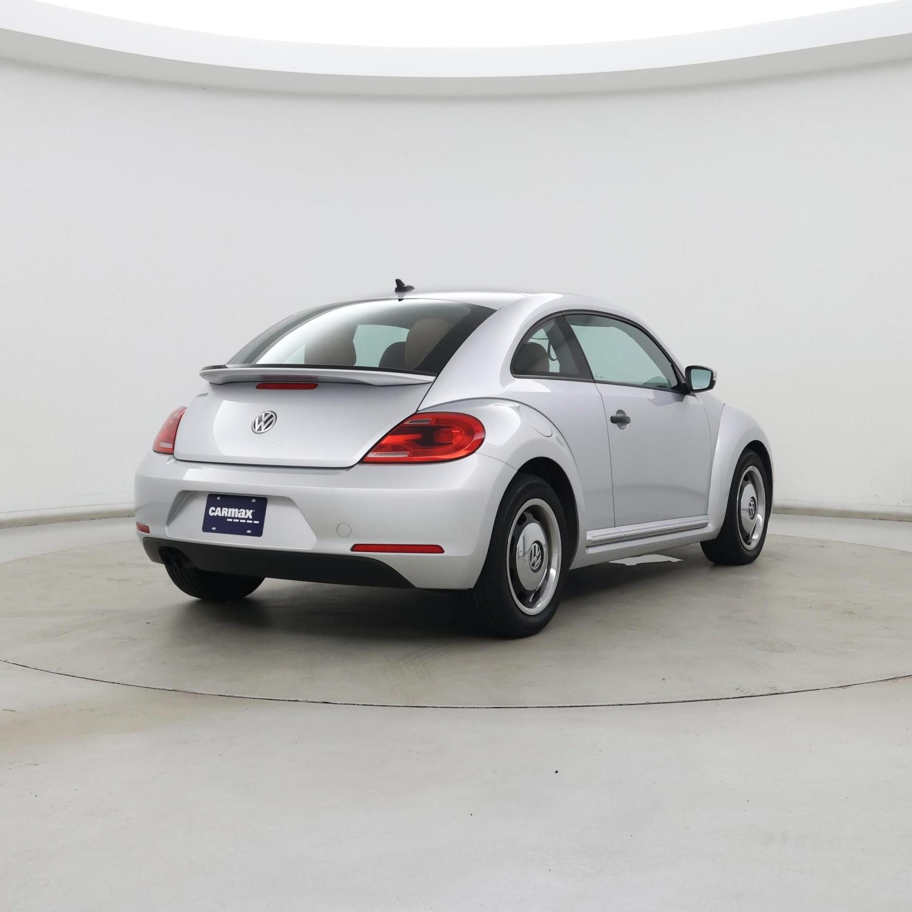 Thumbnail: 2015 Volkswagen Beetle - 8