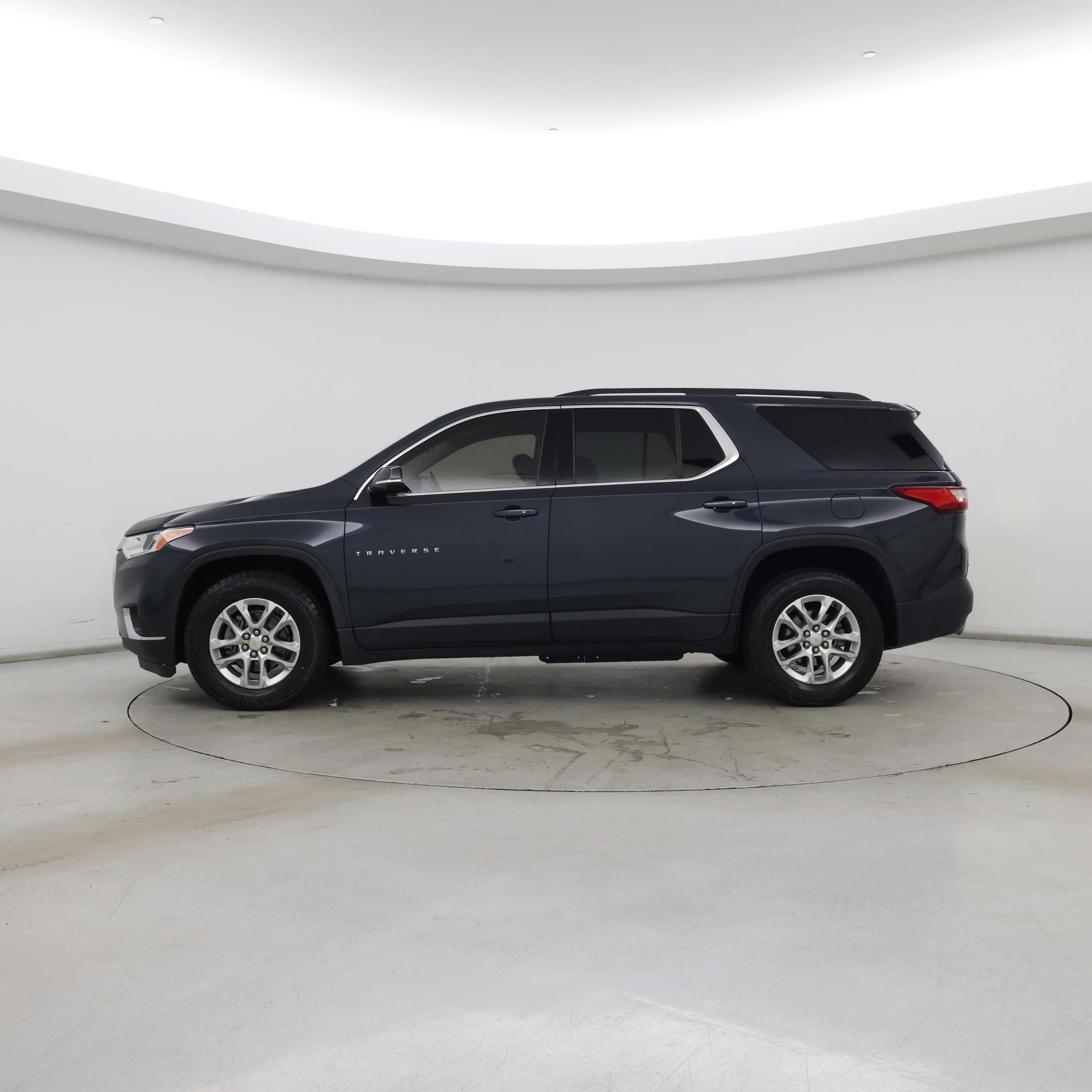 Thumbnail: 2019 Chevrolet Traverse - 3