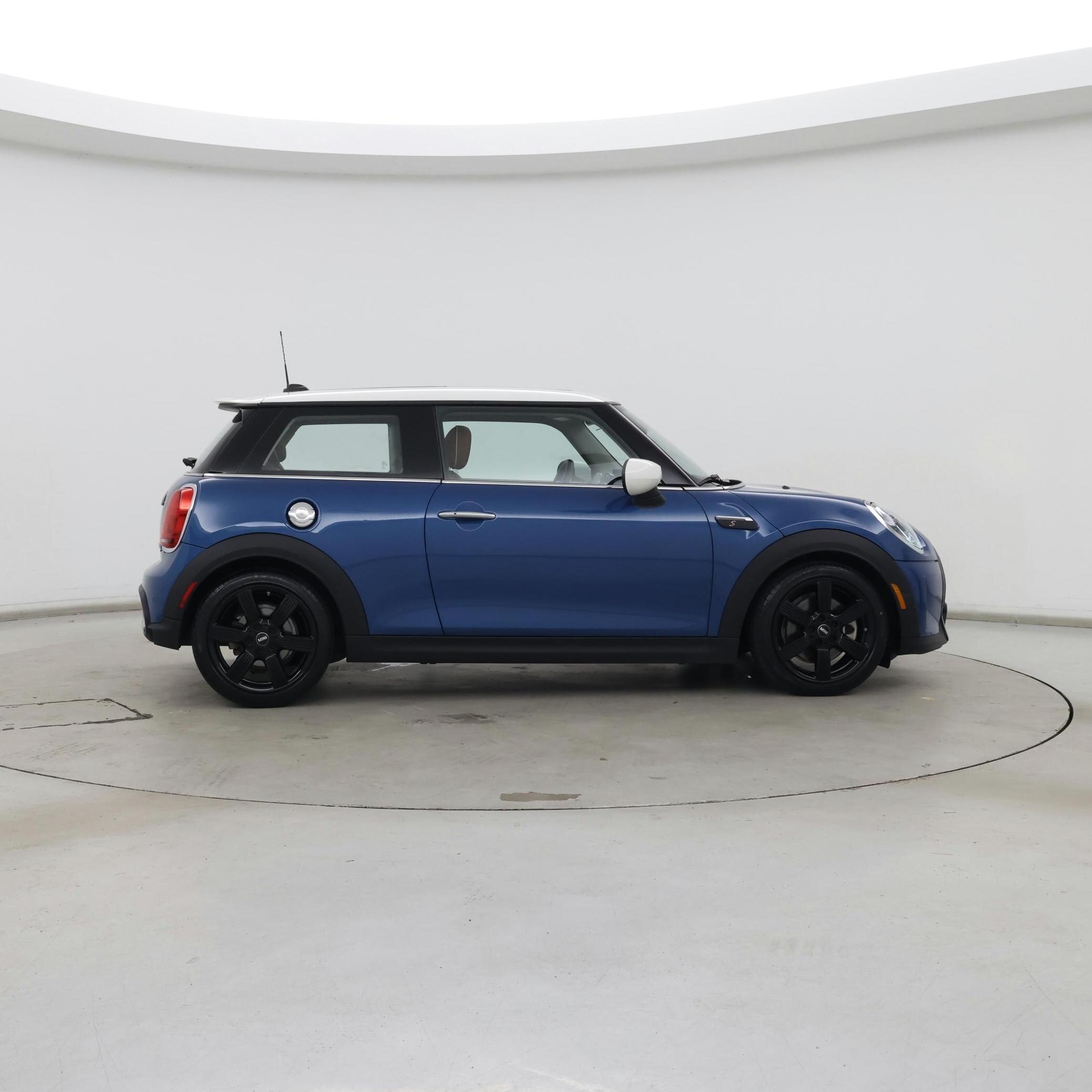 Thumbnail: 2022 MINI Cooper Hardtop - 7