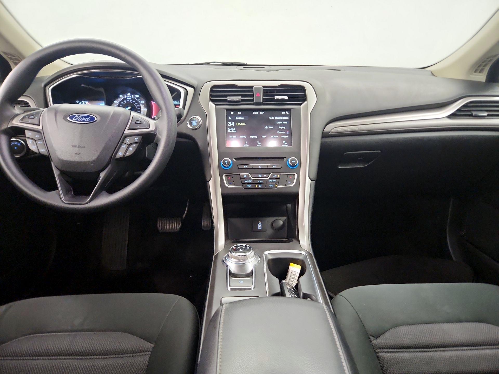 Thumbnail: 2017 Ford Fusion - 9